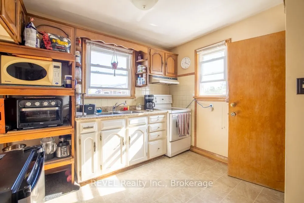 1582 Creek Road