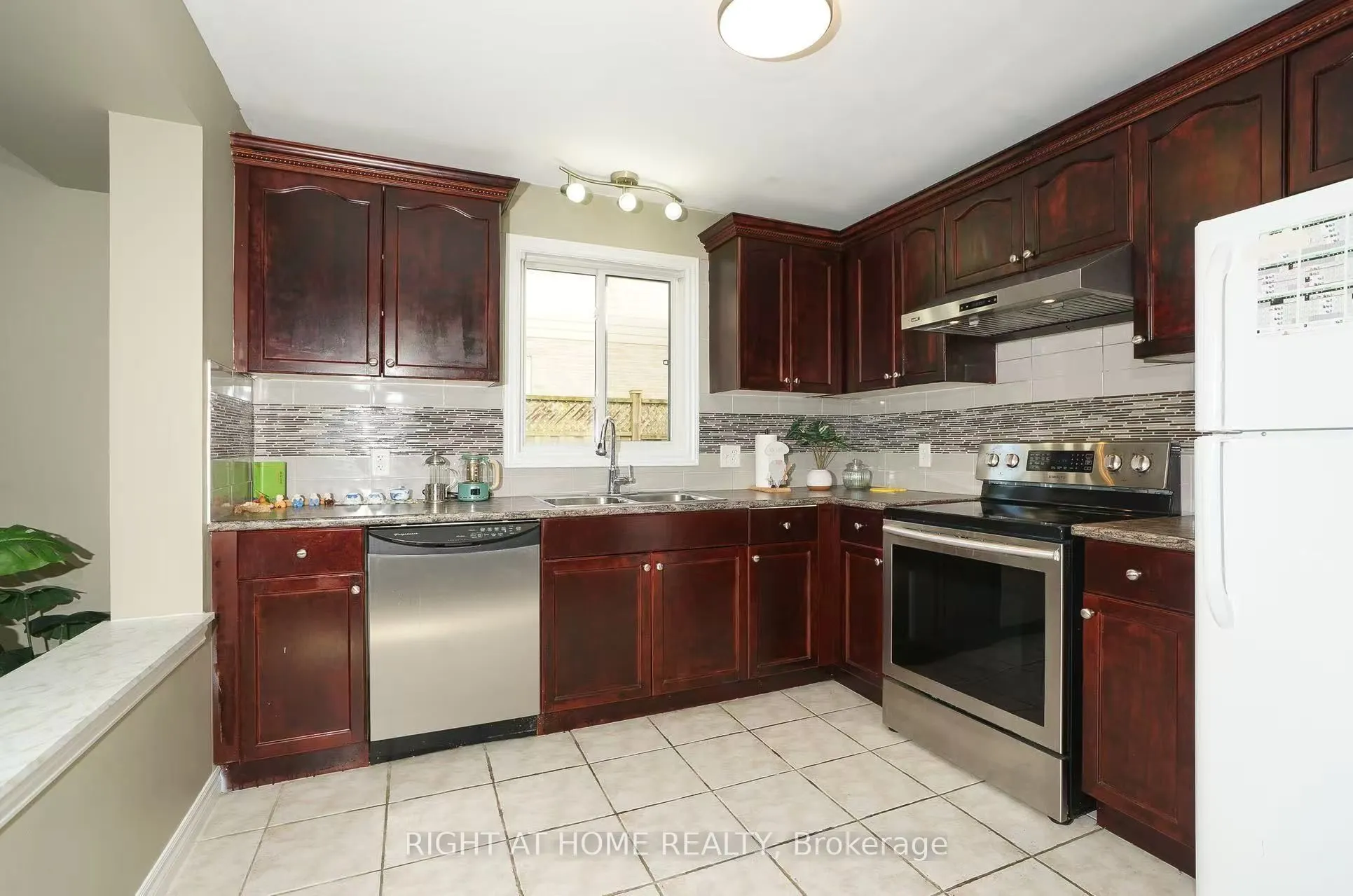 1422 Mickleborough Drive