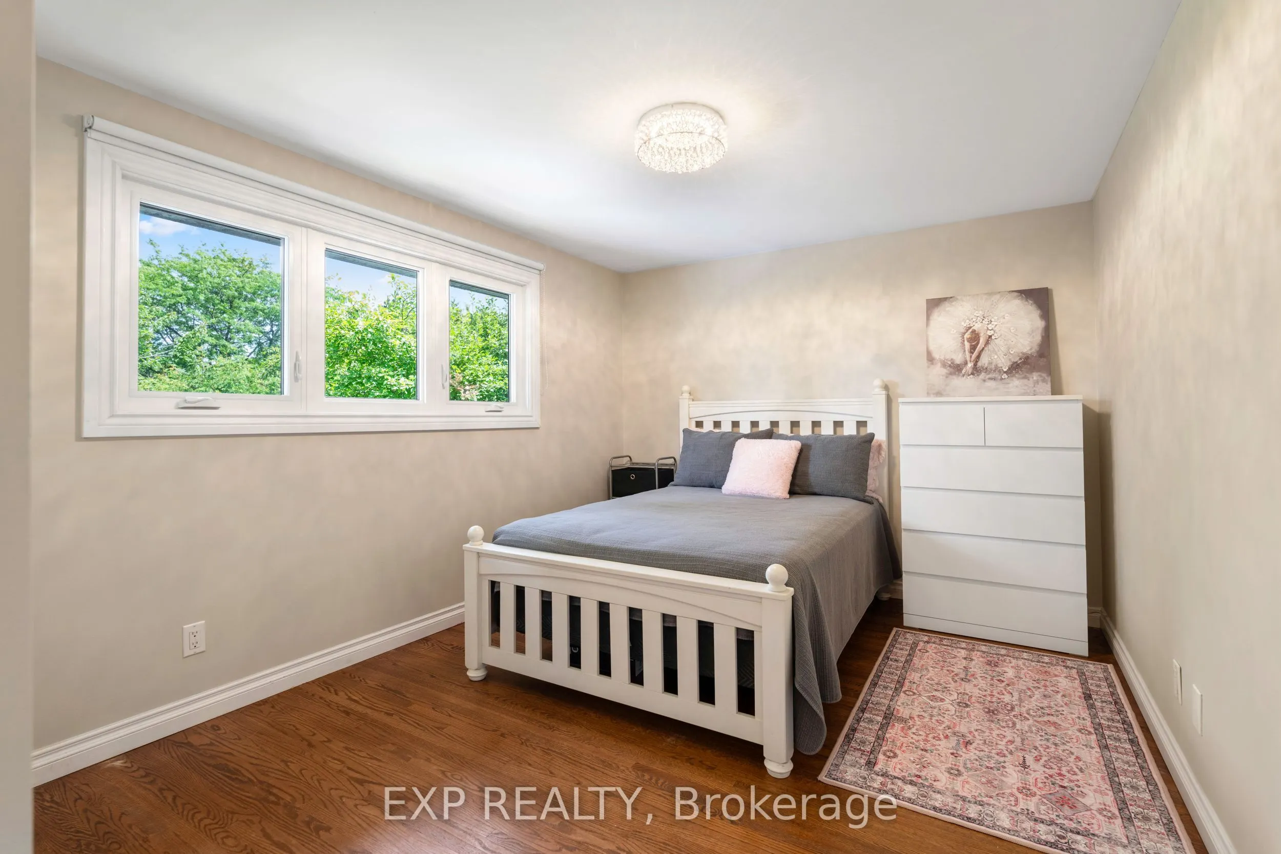 11 Roberta Crescent