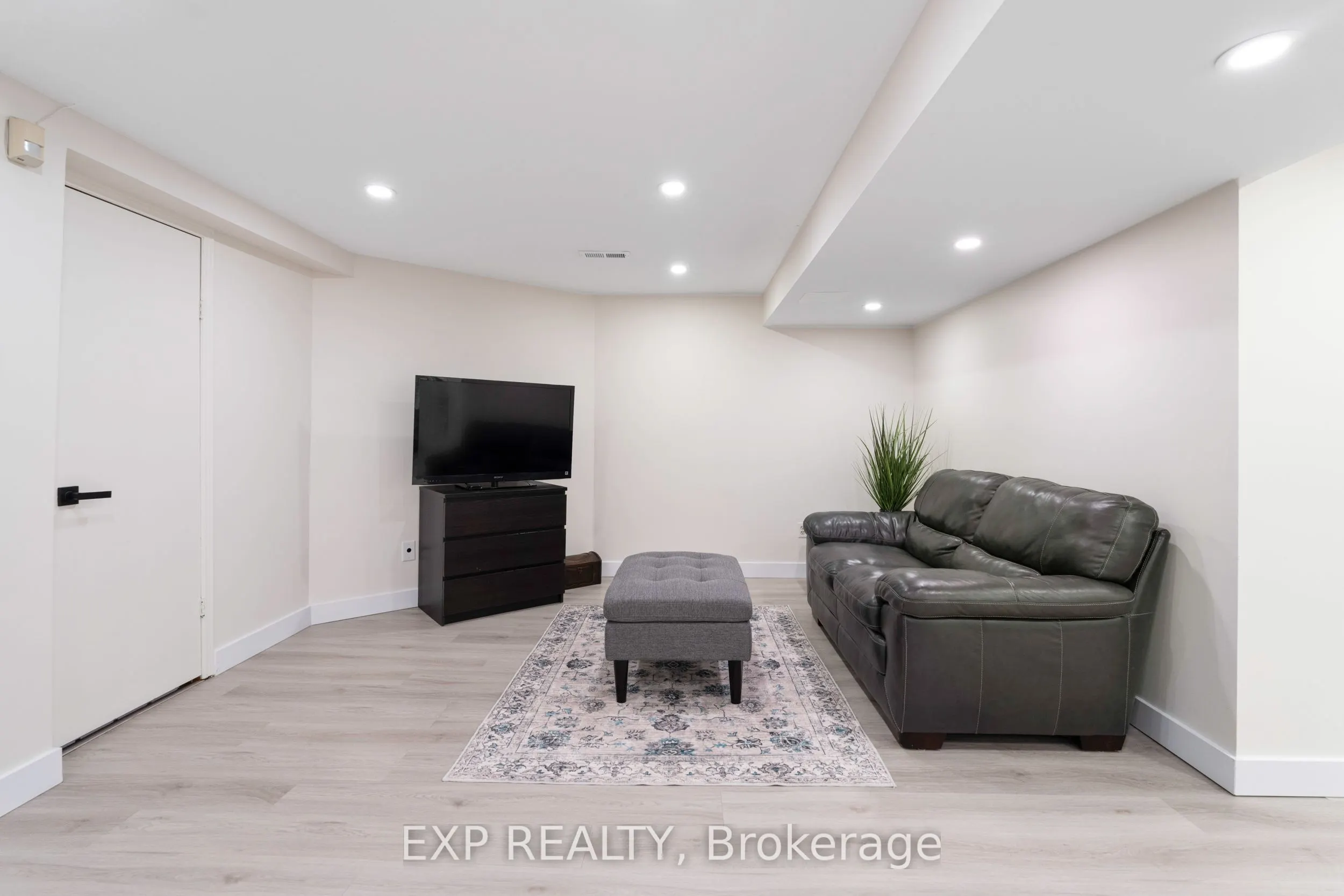 11 Roberta Crescent