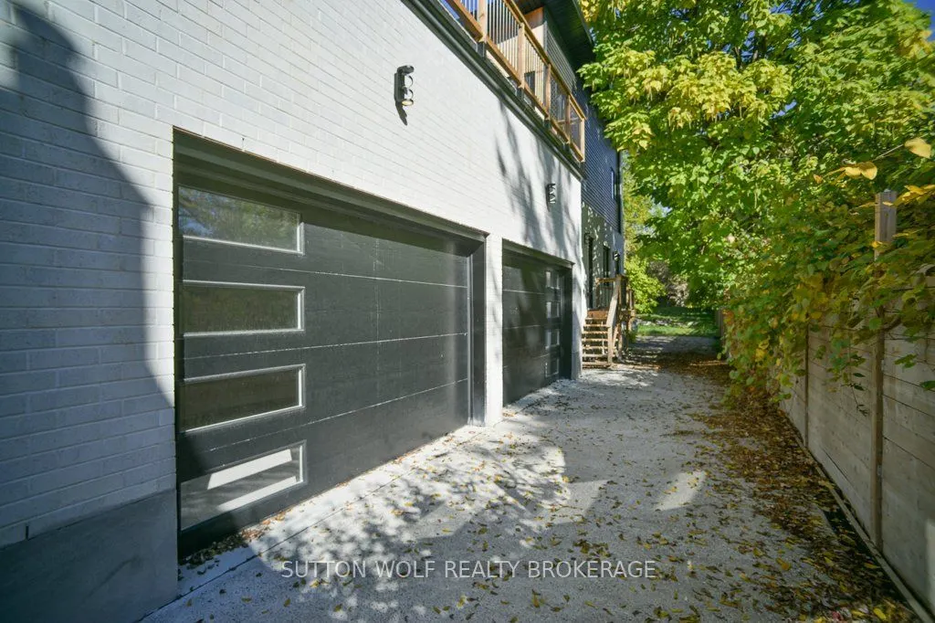 858 William Street