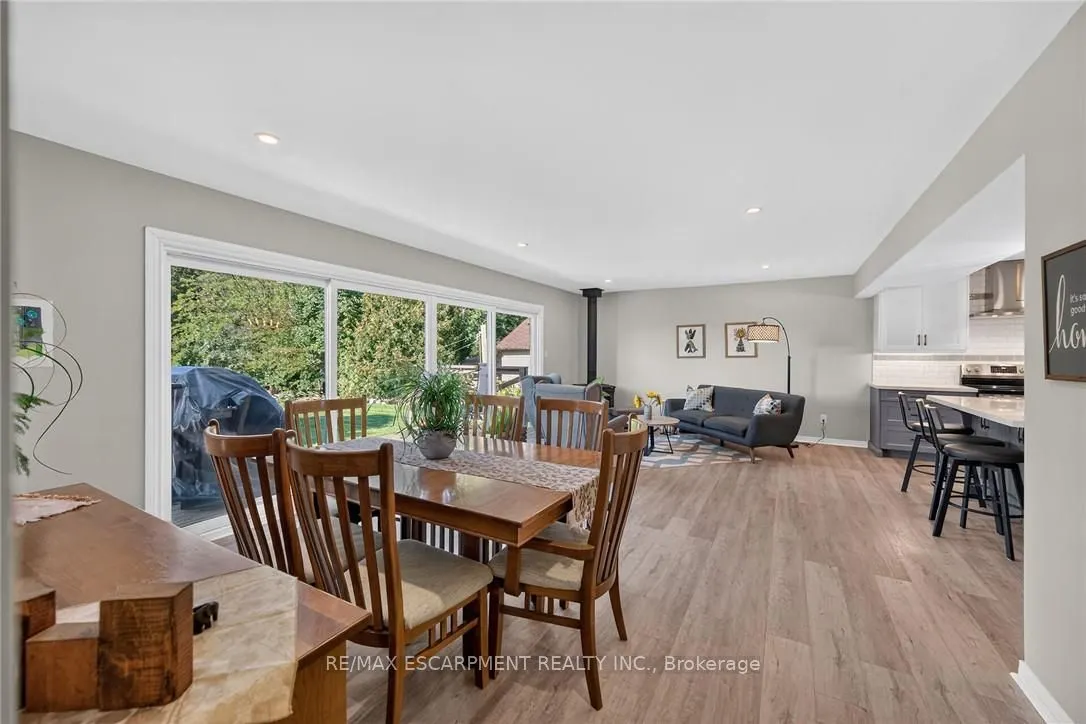 8105 Leeming Road