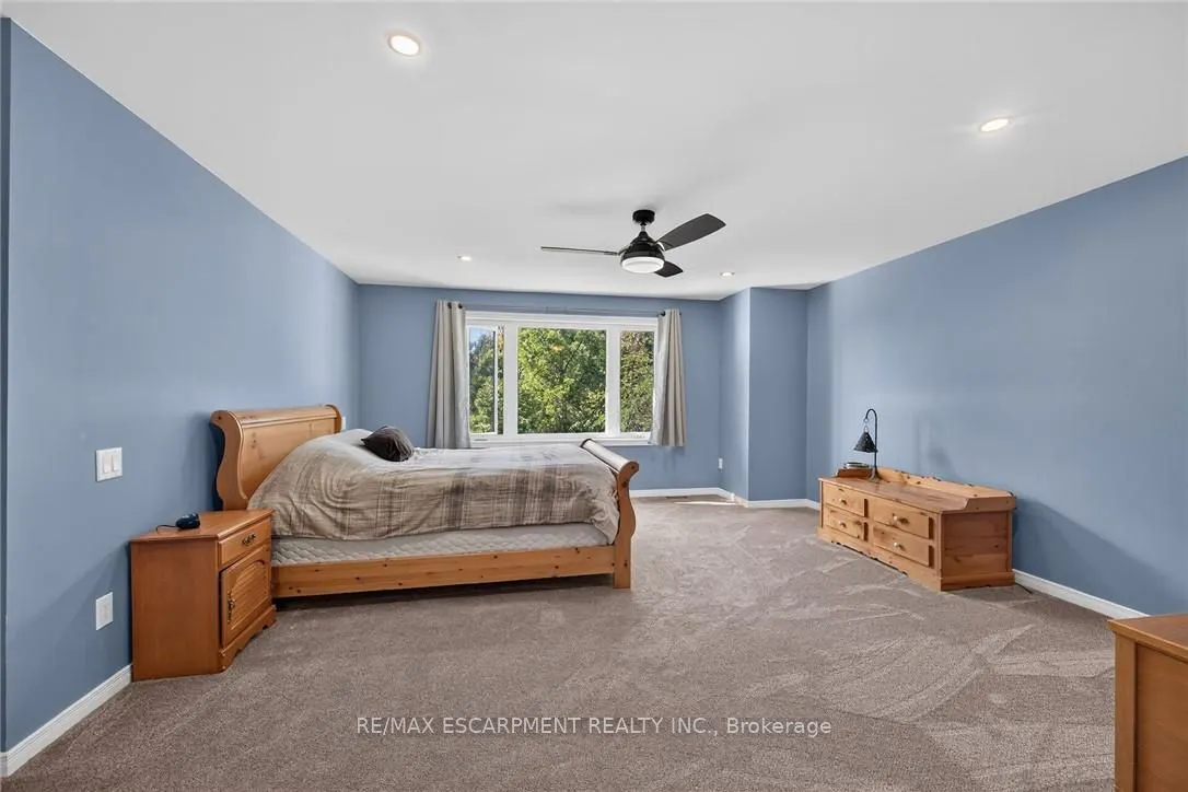 8105 Leeming Road