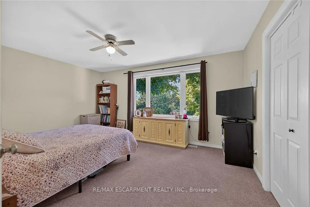 8105 Leeming Road