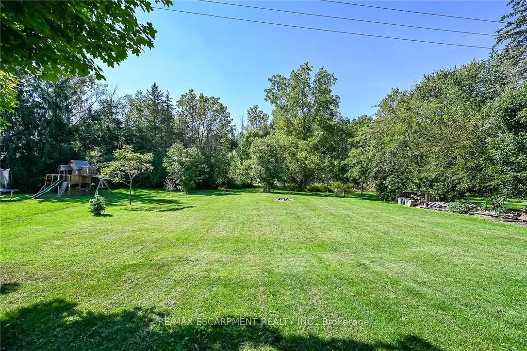 8105 Leeming Road