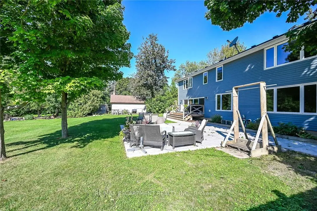 8105 Leeming Road