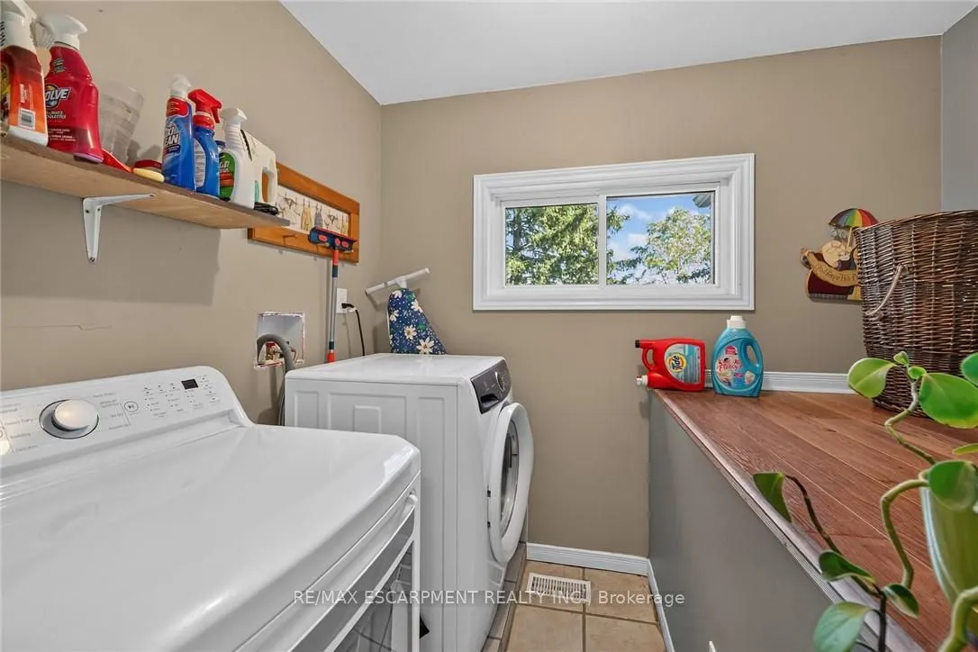 8105 Leeming Road