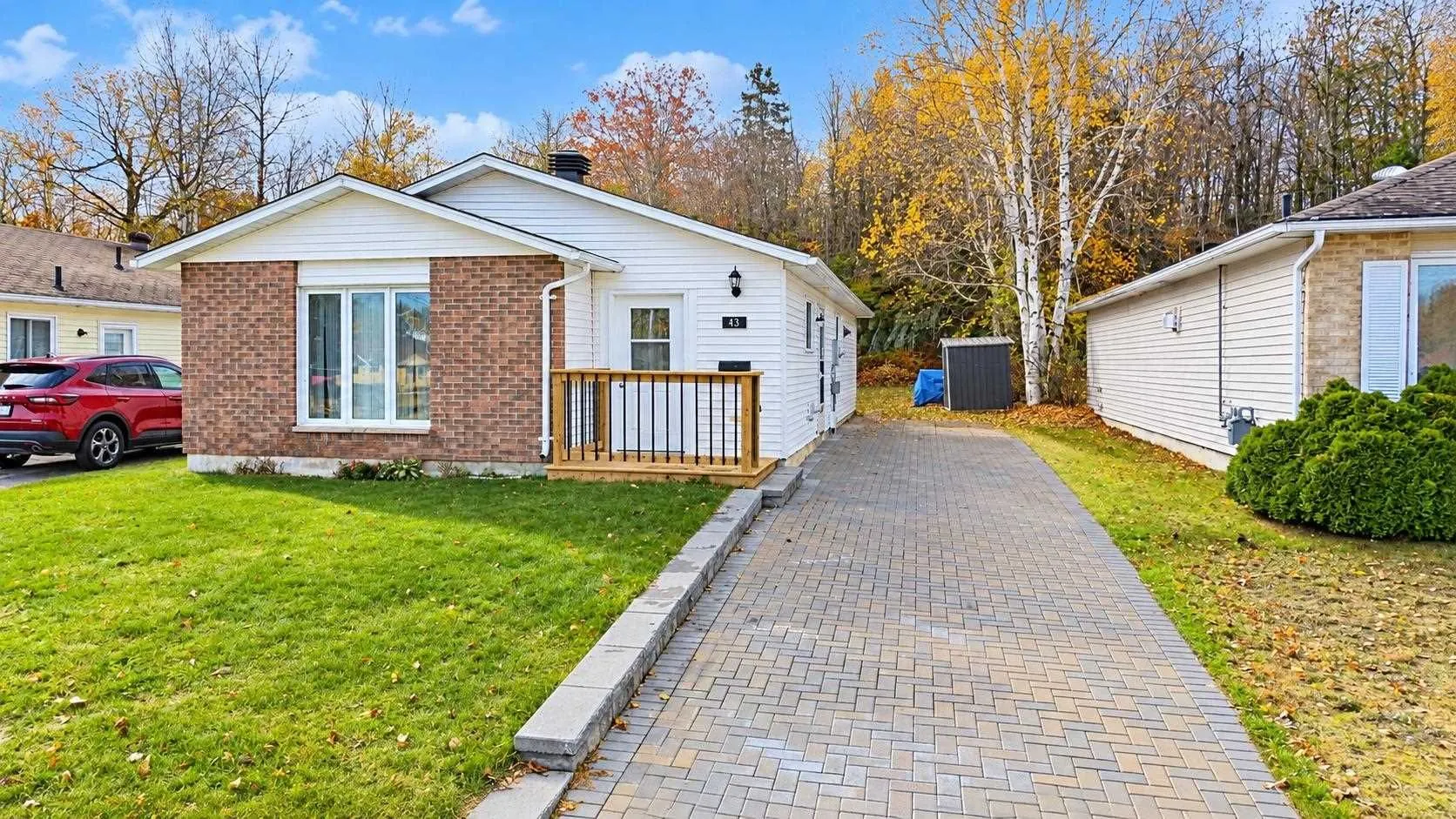 43 McLaren Crescent