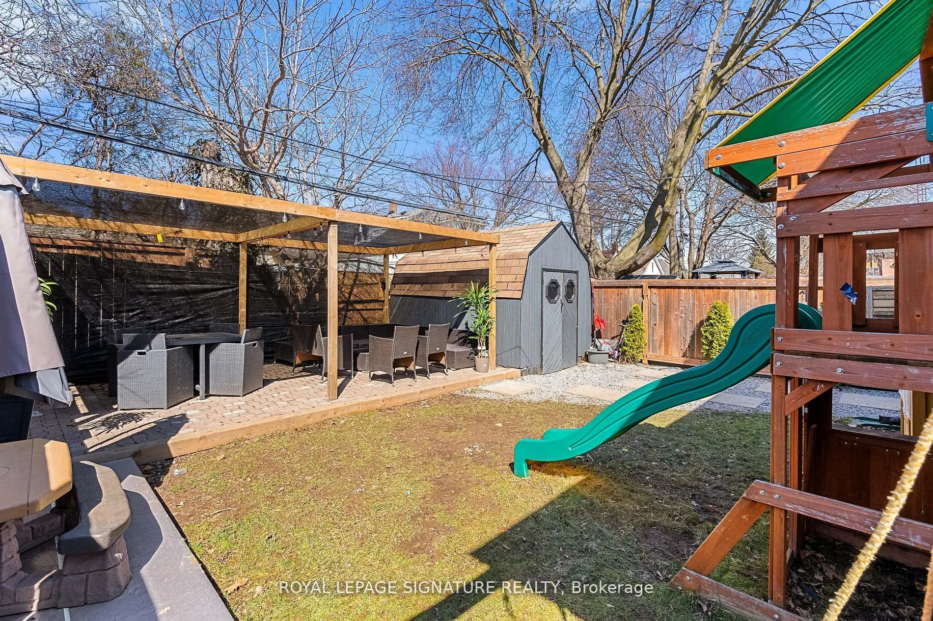 63 Lowell Avenue E