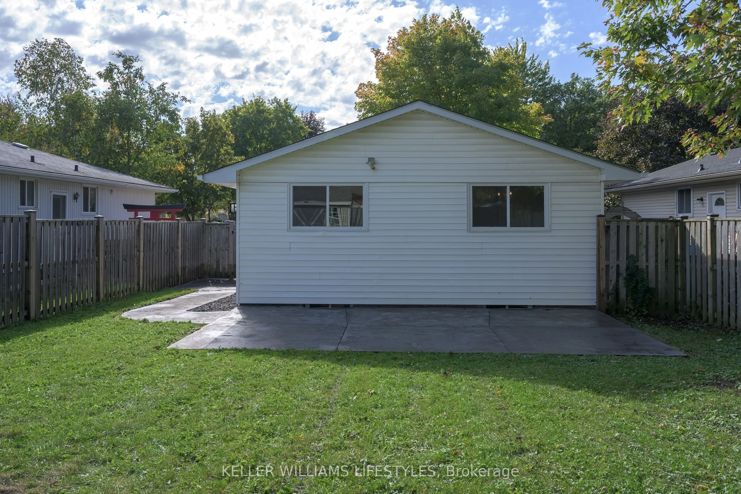 42 Stroud Crescent
