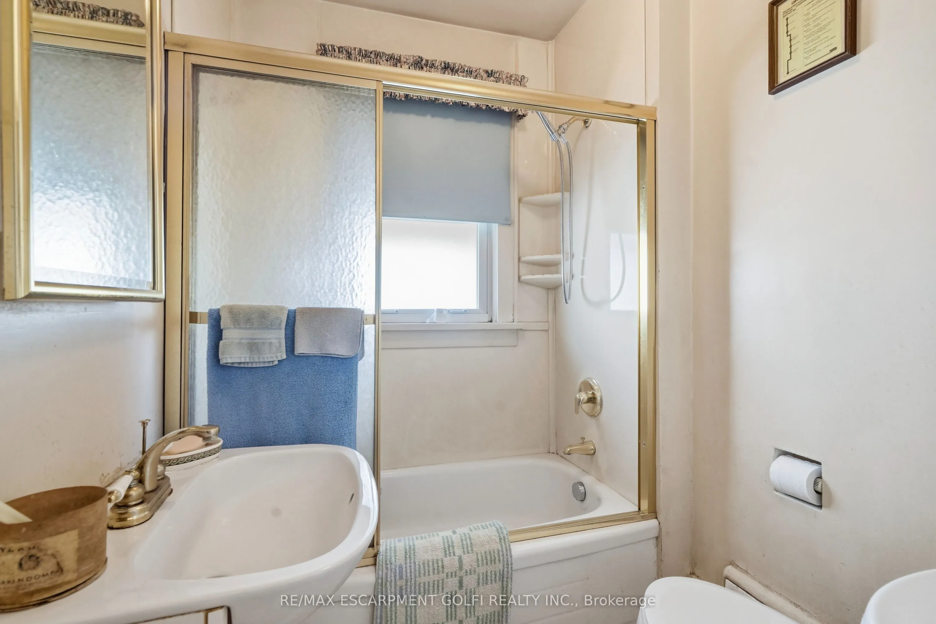 34 Pinecrest Avenue