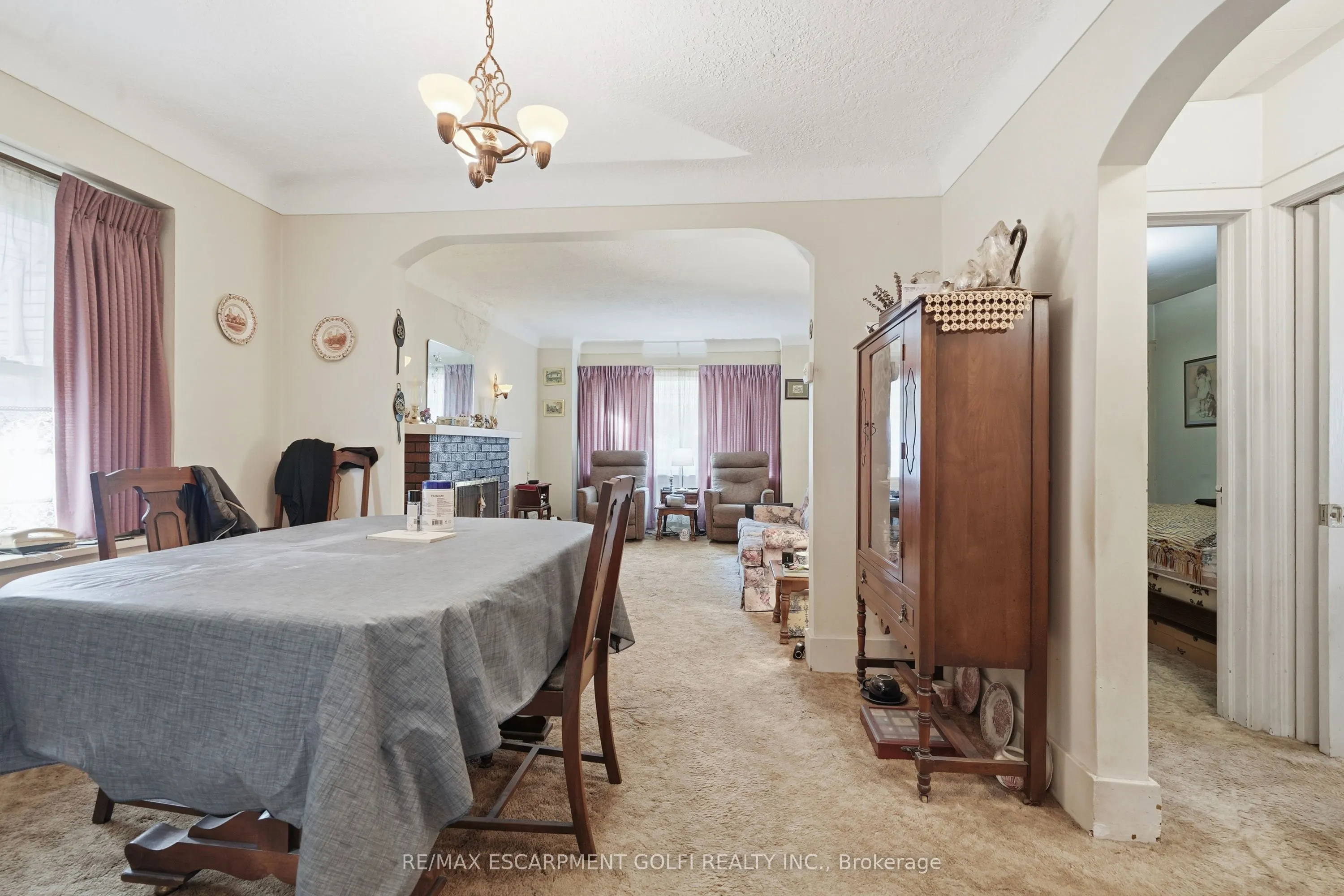 34 Pinecrest Avenue