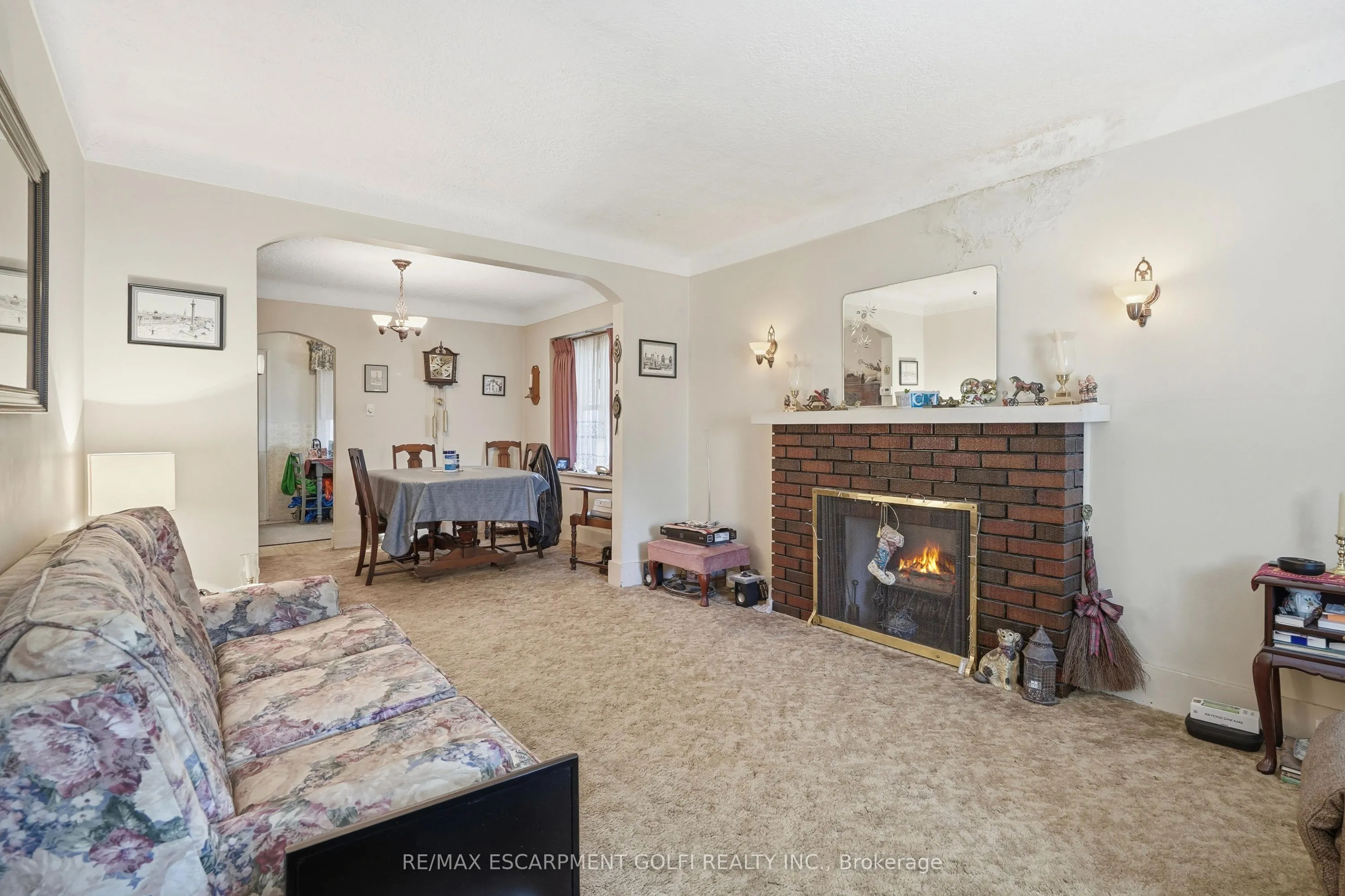 34 Pinecrest Avenue