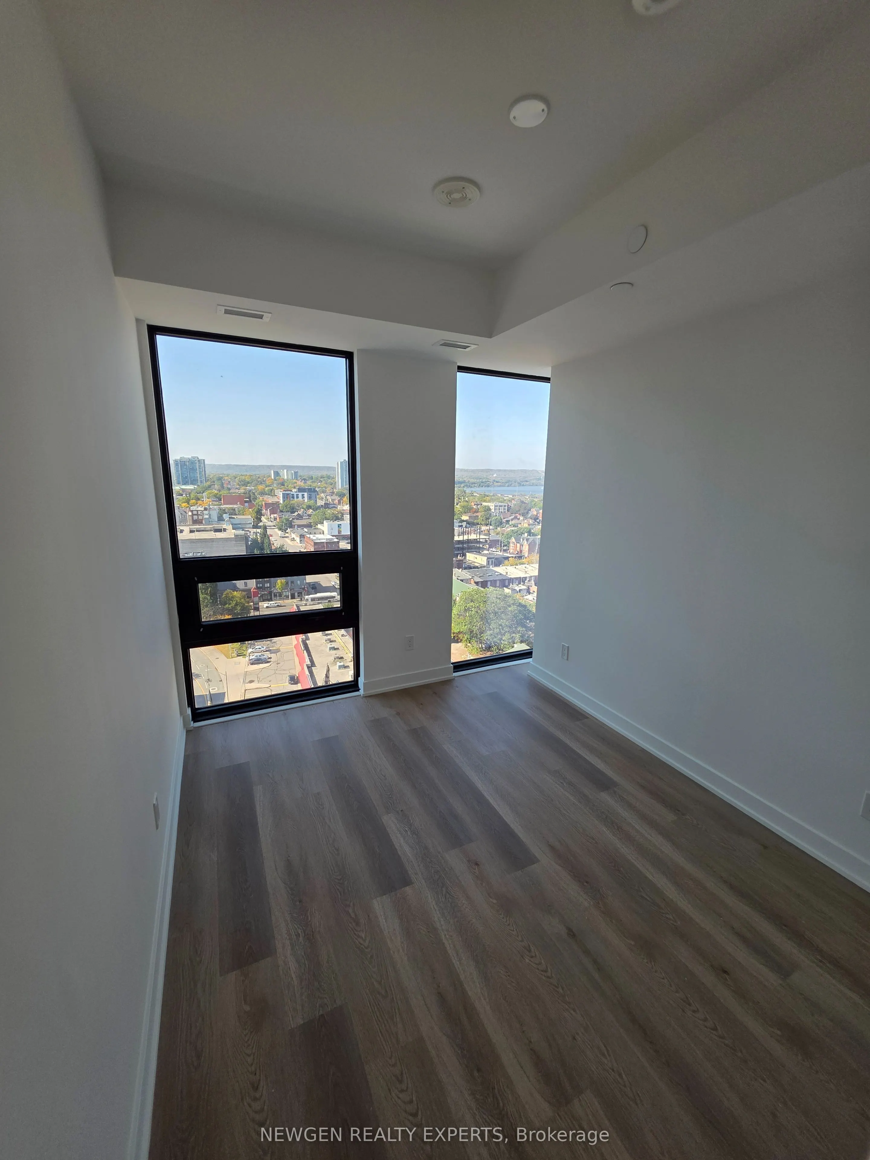 91 John Street N #1606