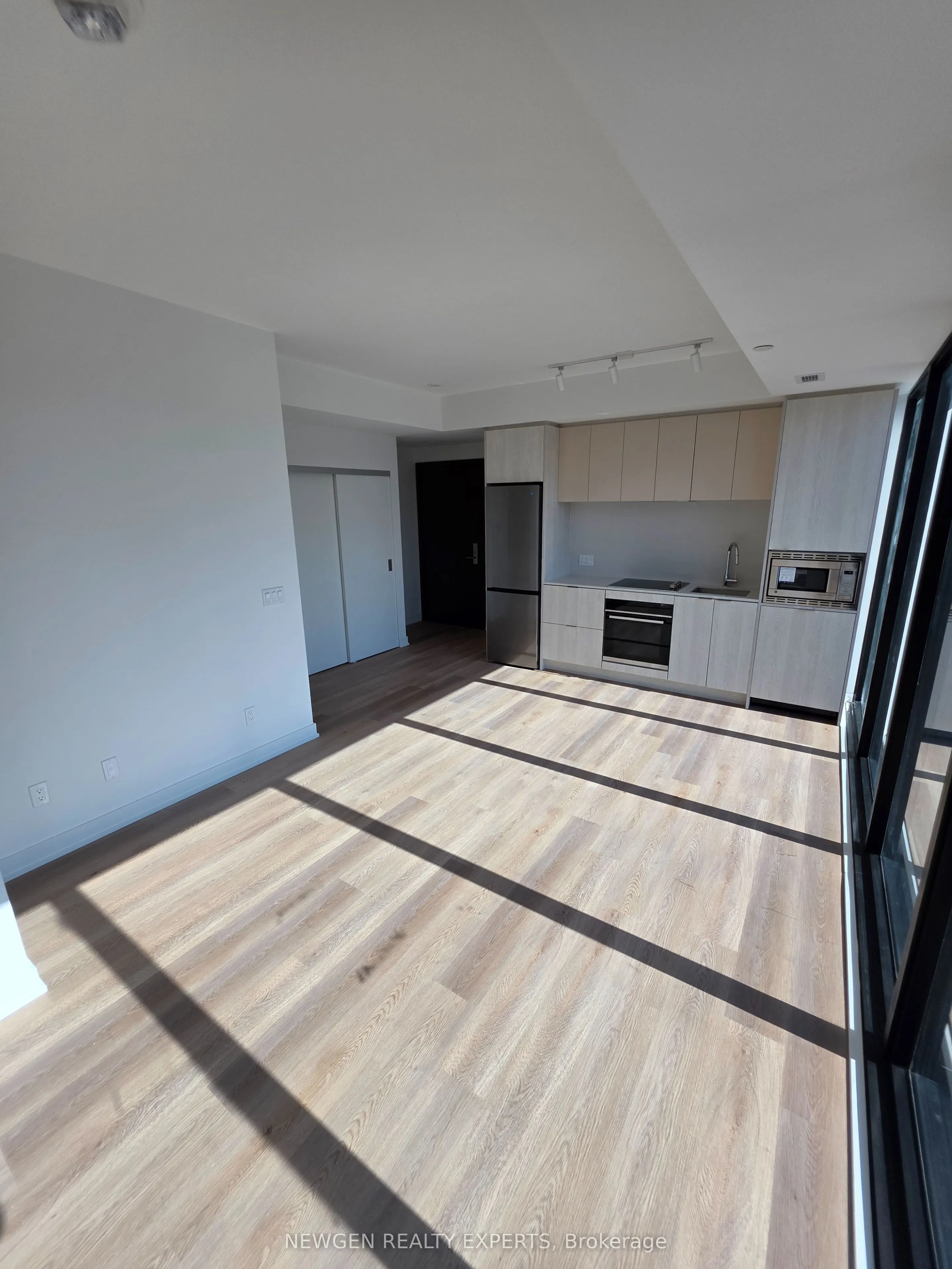91 John Street N #1606