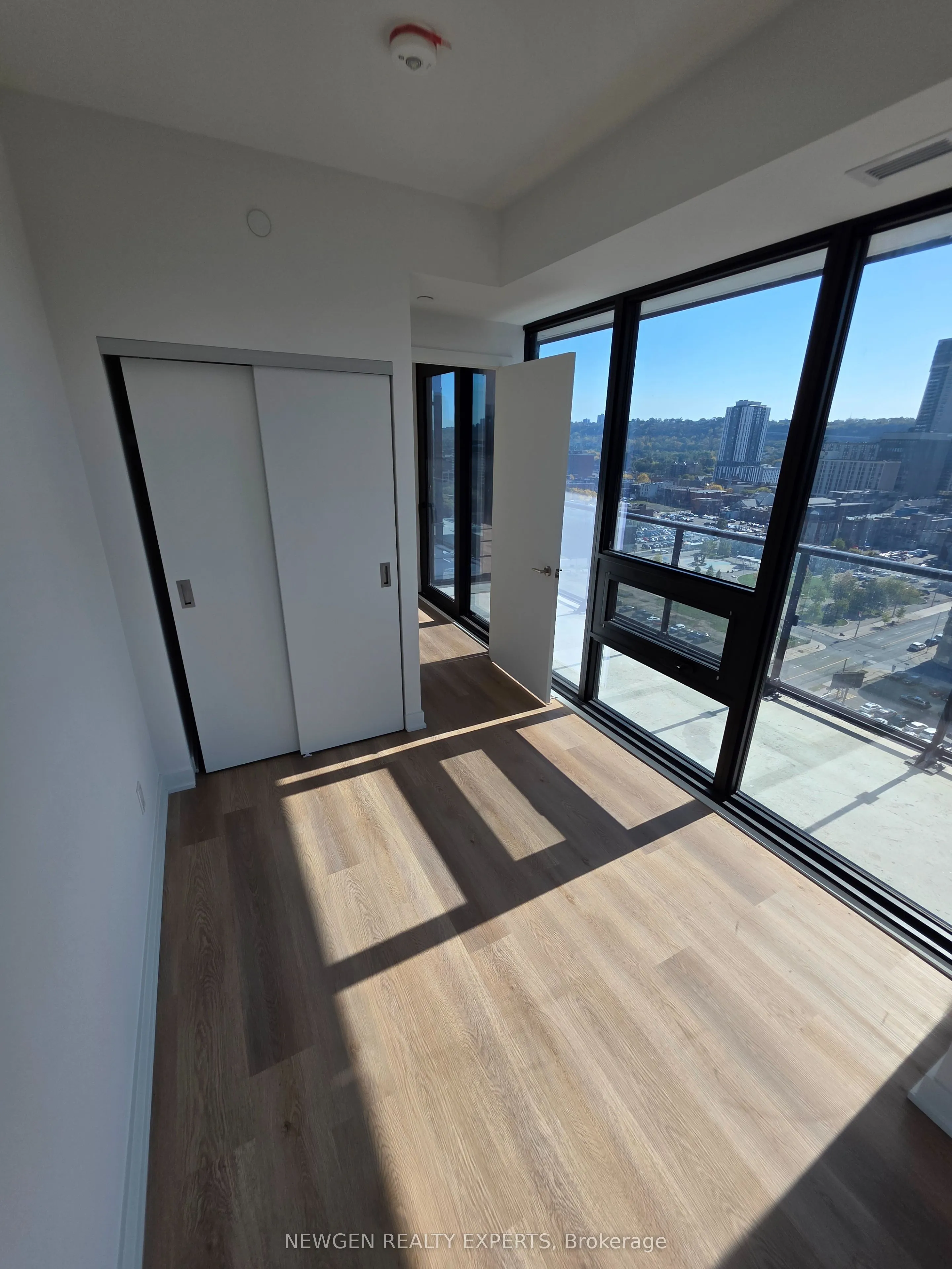 91 John Street N #1606