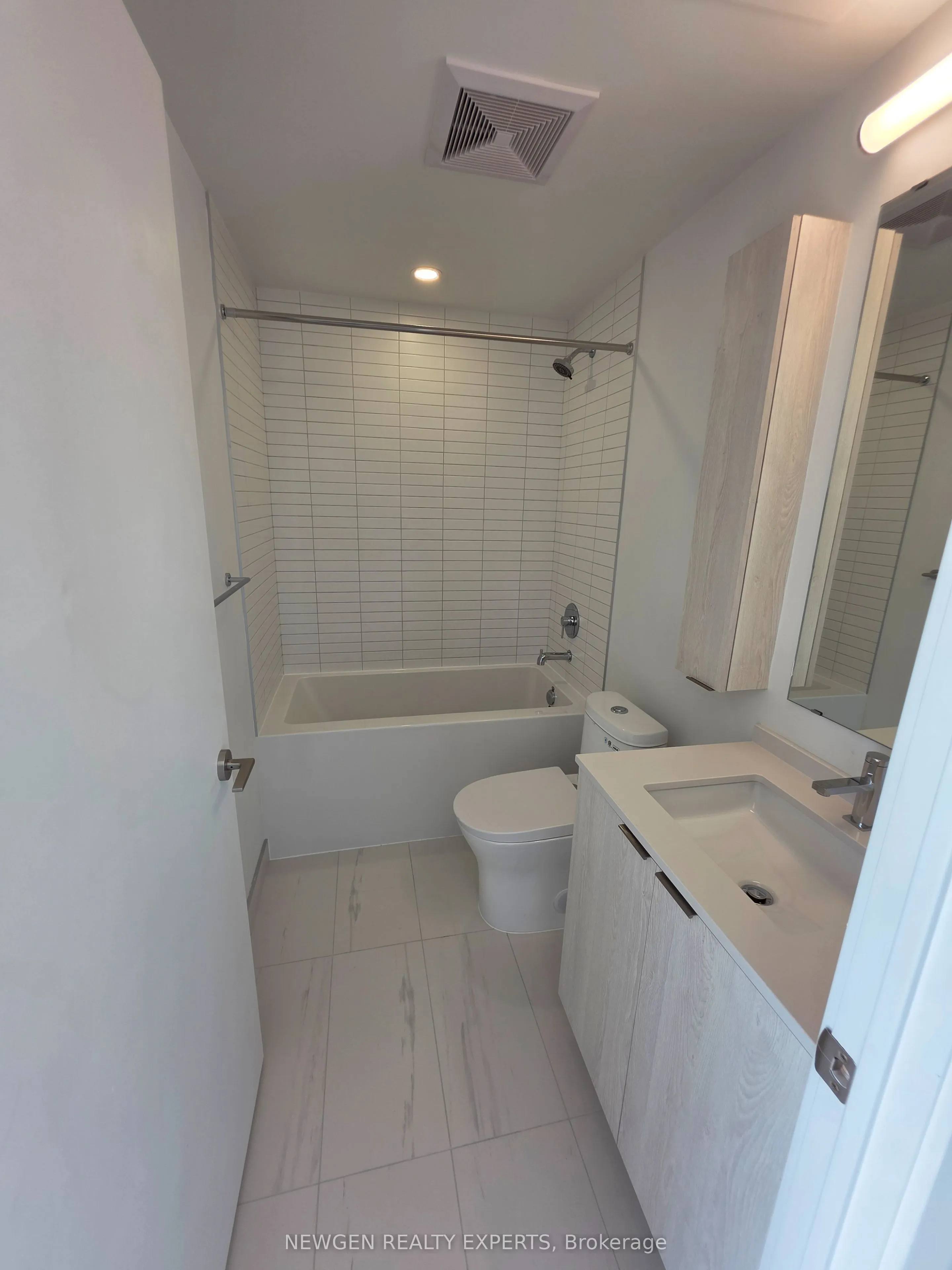 91 John Street N #1606