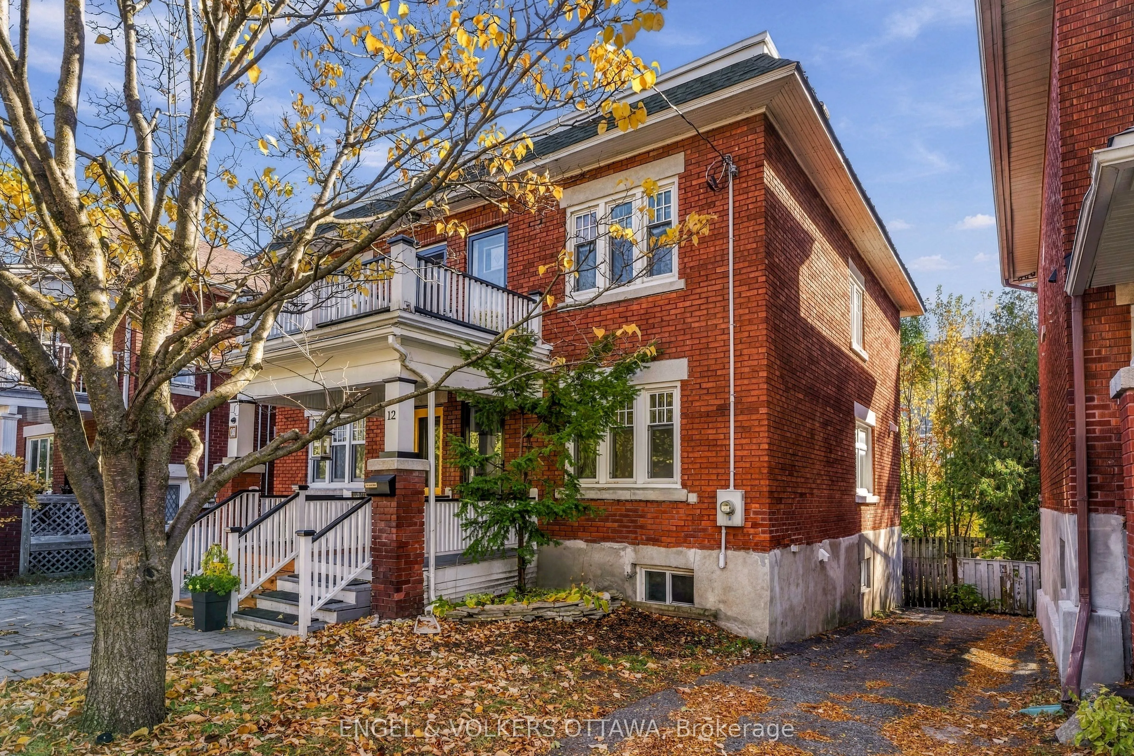 12 CLAREY Avenue
