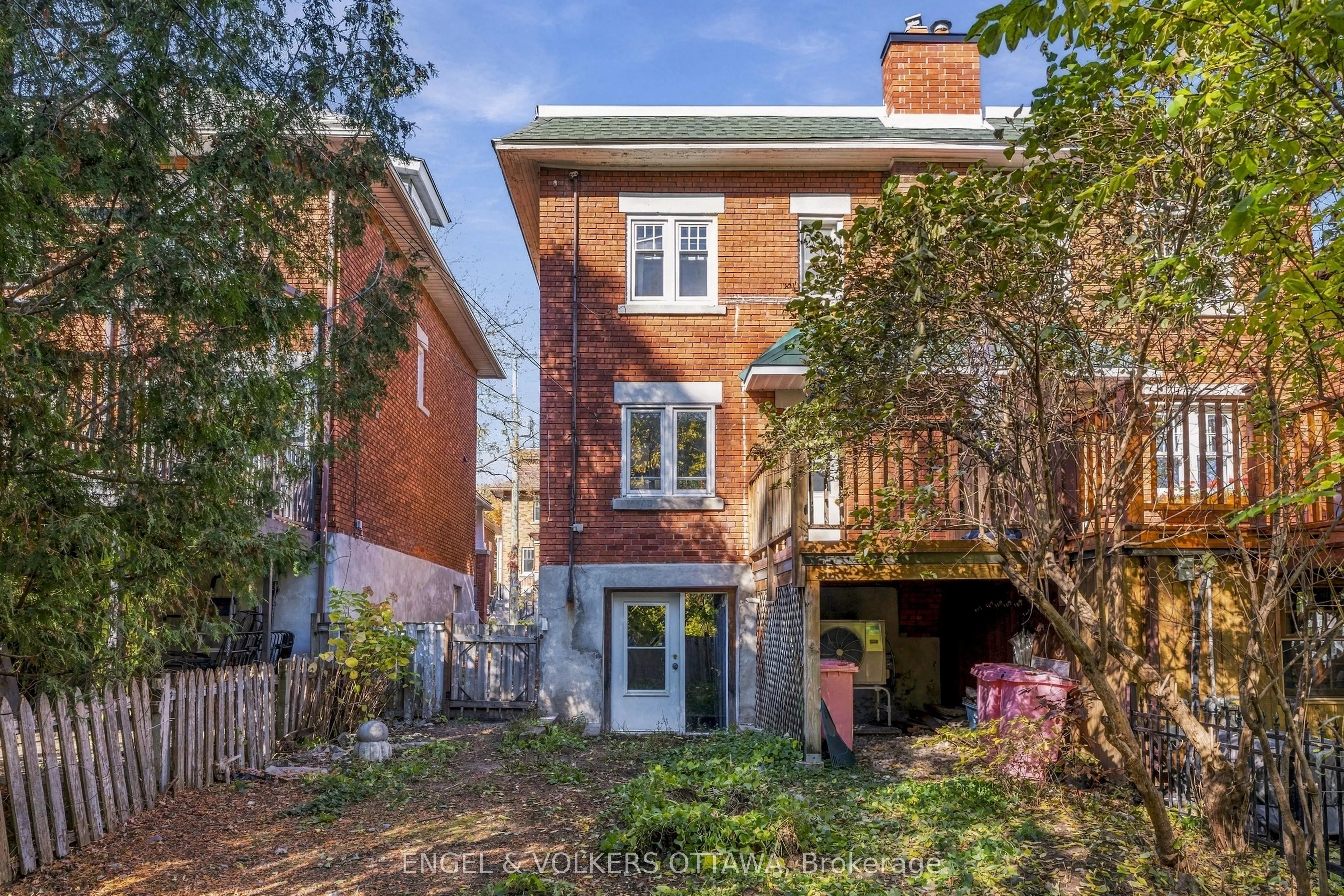 12 CLAREY Avenue