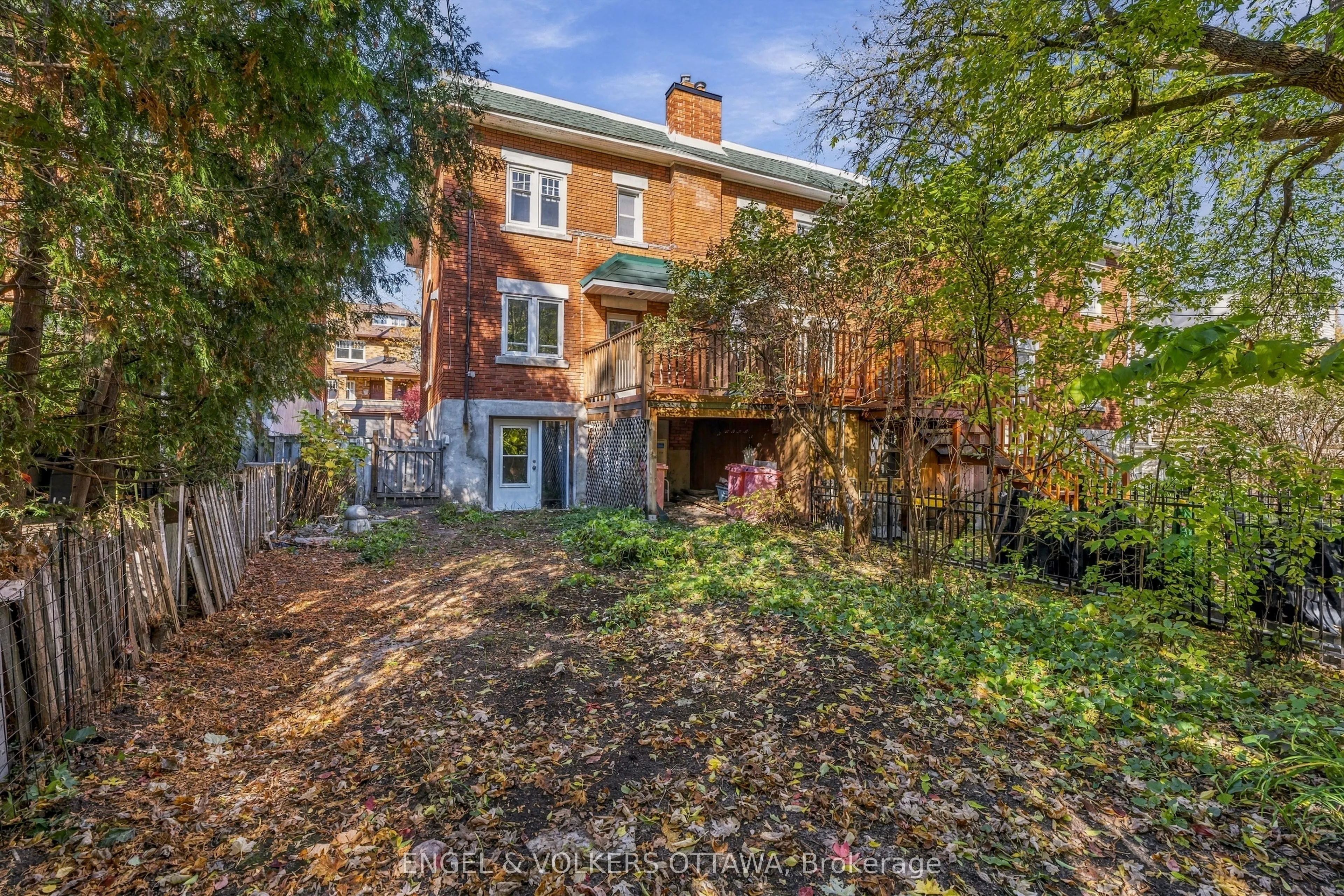 12 CLAREY Avenue