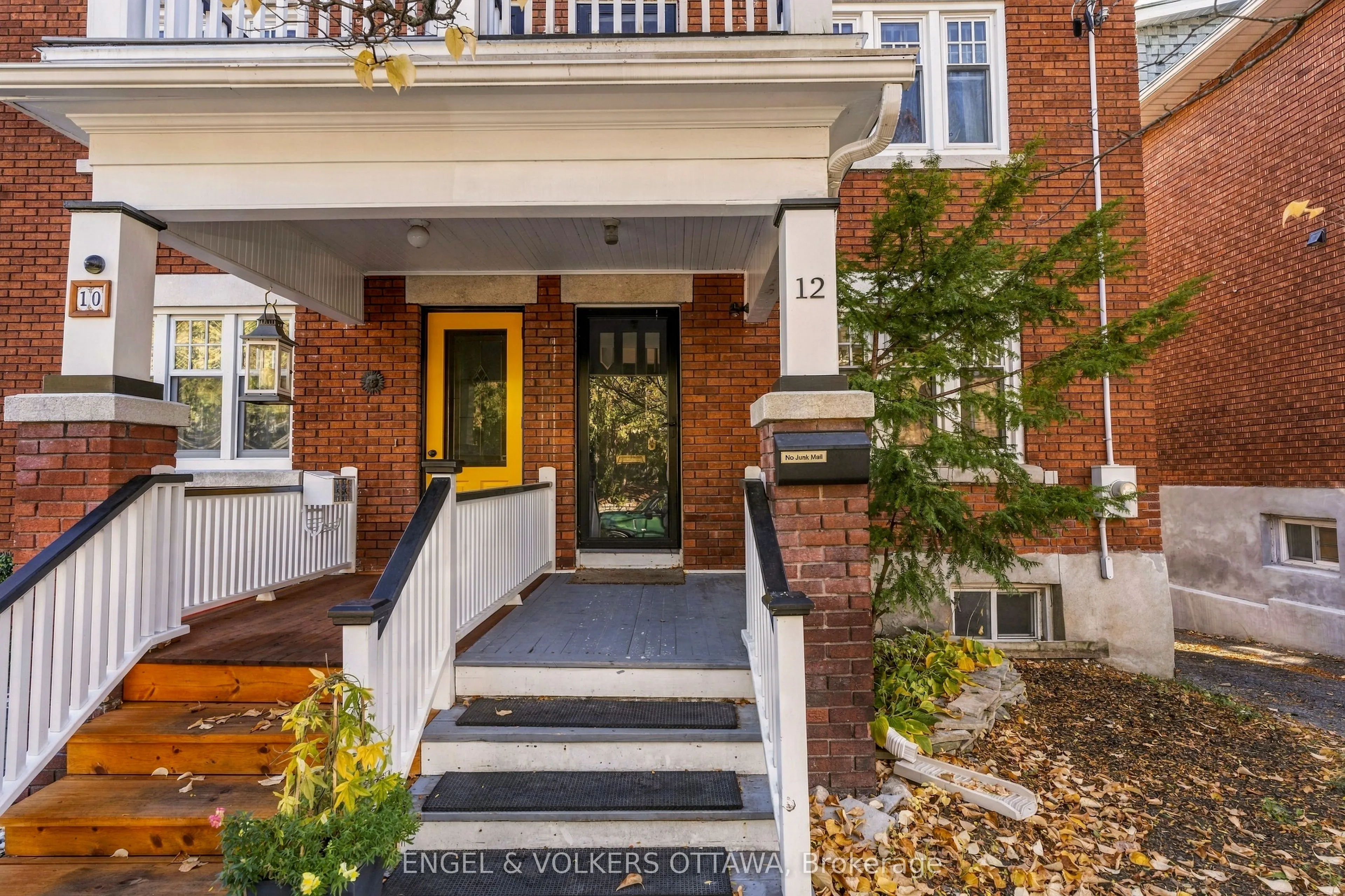 12 CLAREY Avenue