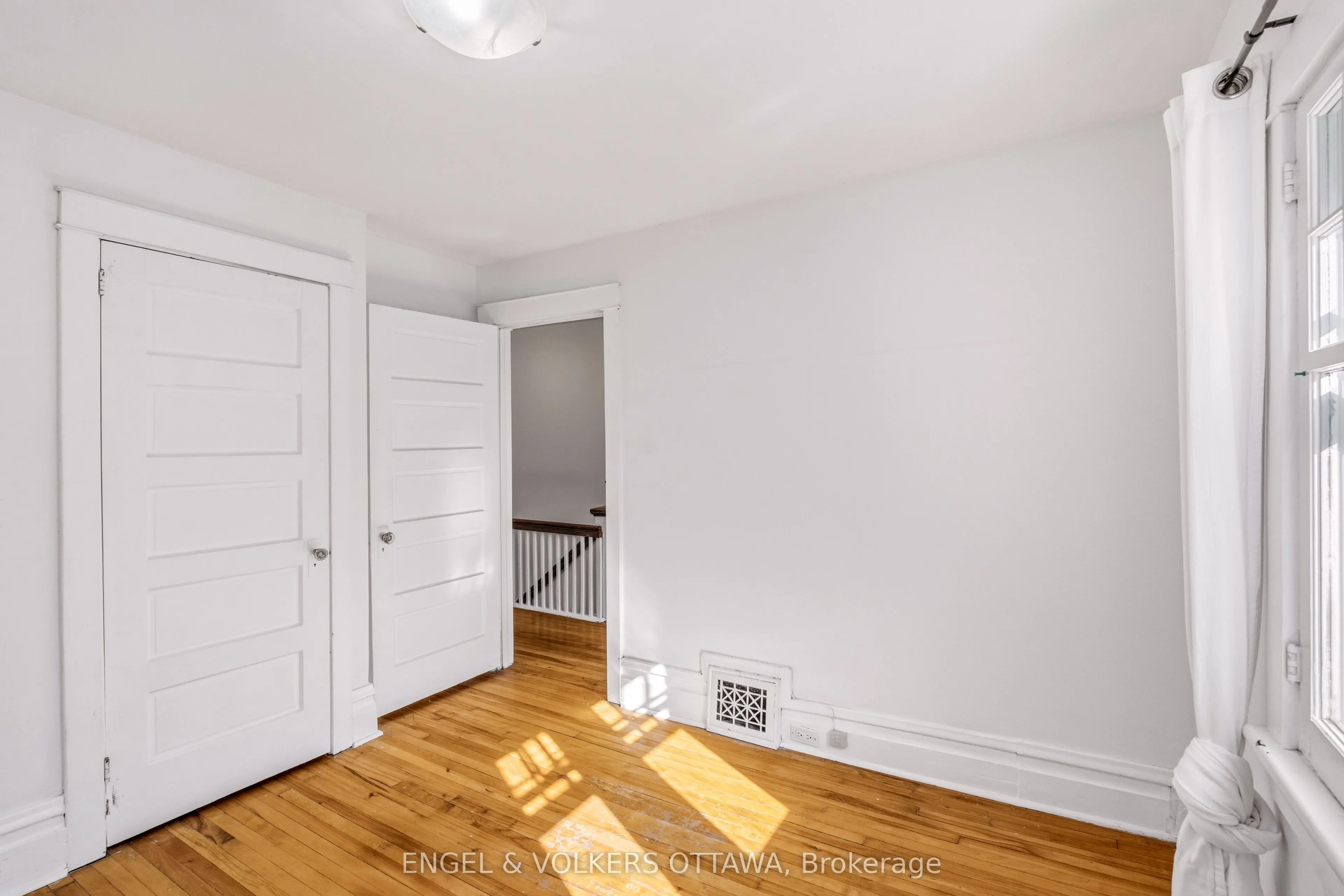 12 CLAREY Avenue