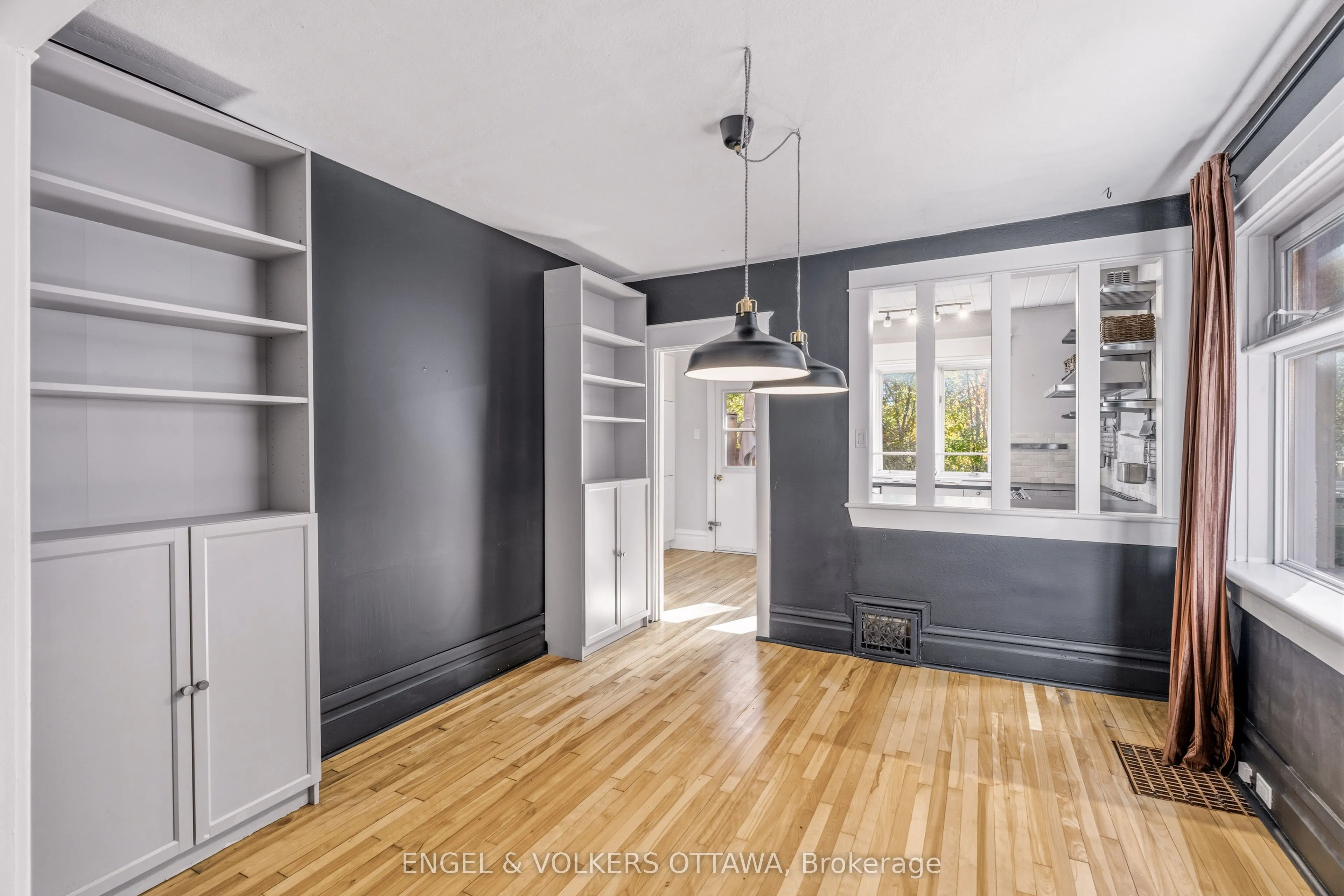 12 CLAREY Avenue