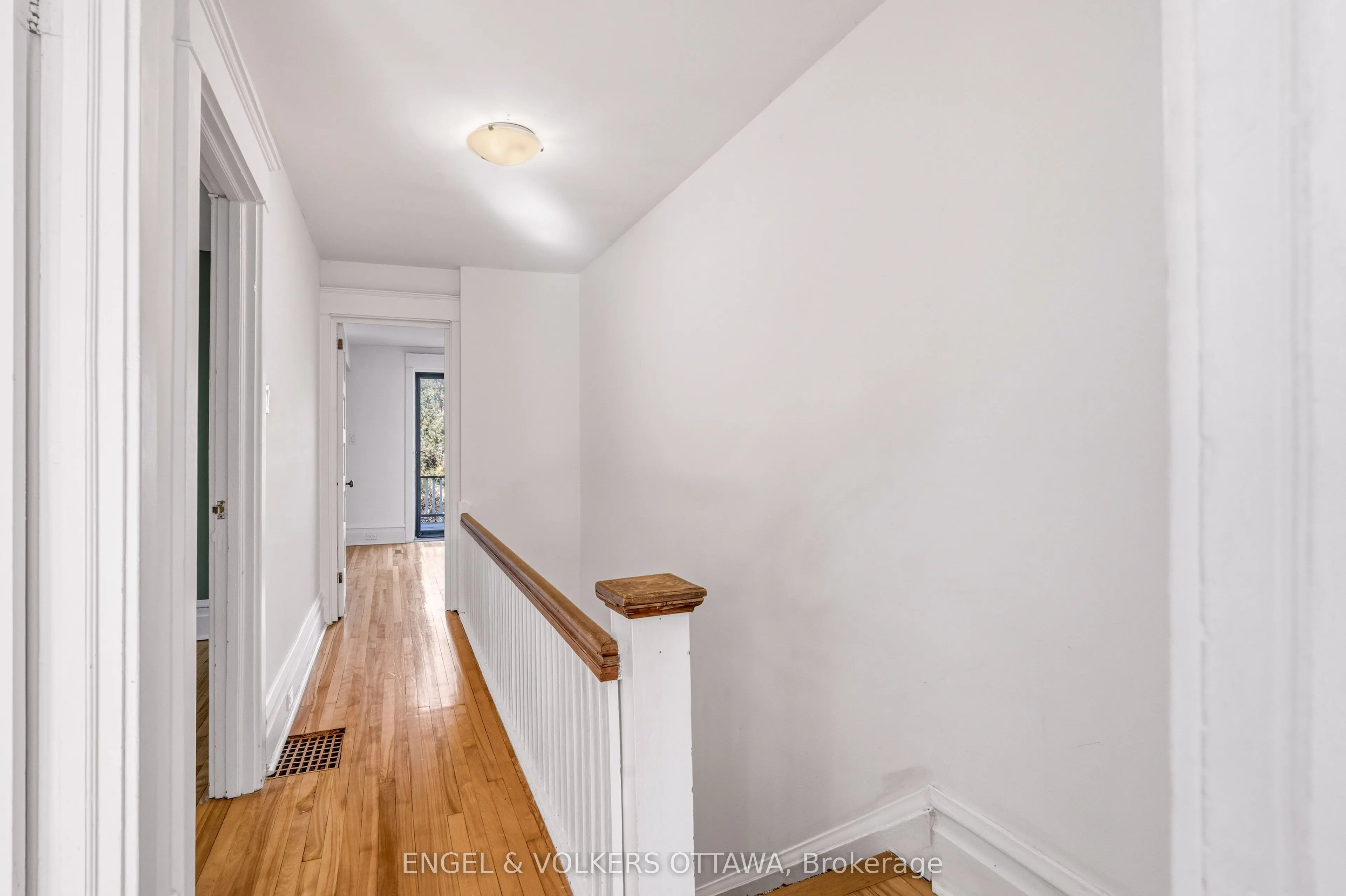 12 CLAREY Avenue