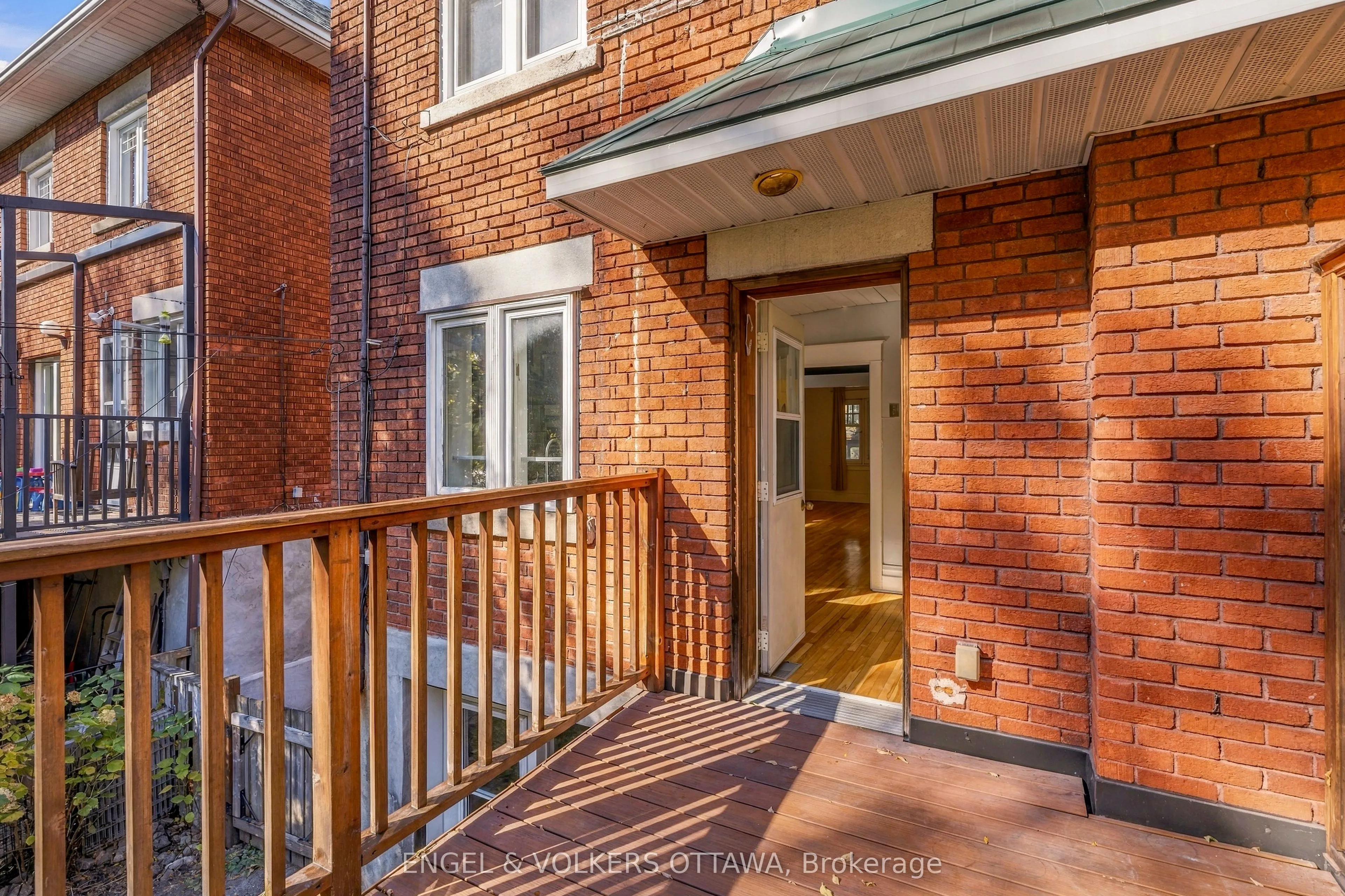 12 CLAREY Avenue