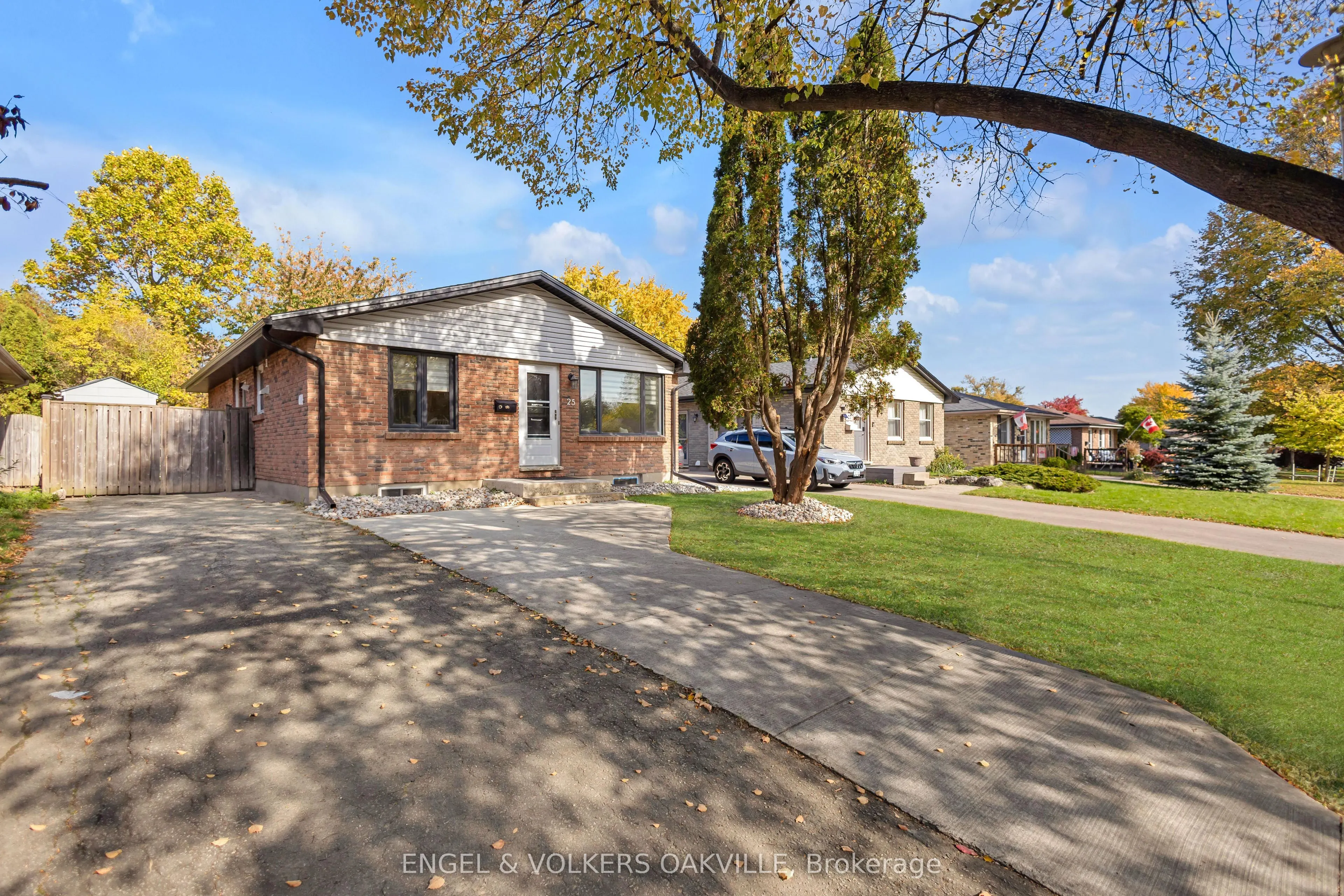 25 Hines Crescent