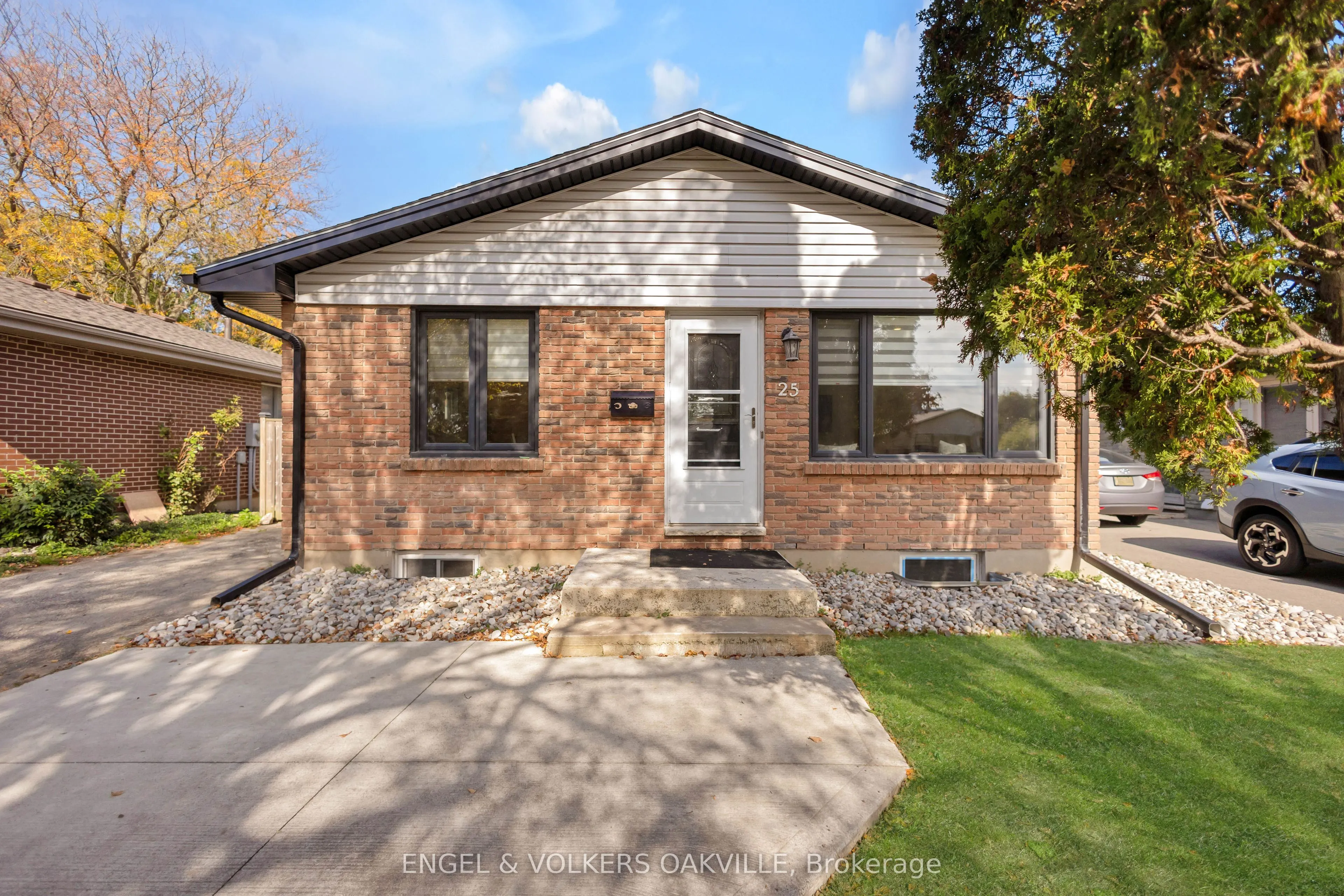 25 Hines Crescent
