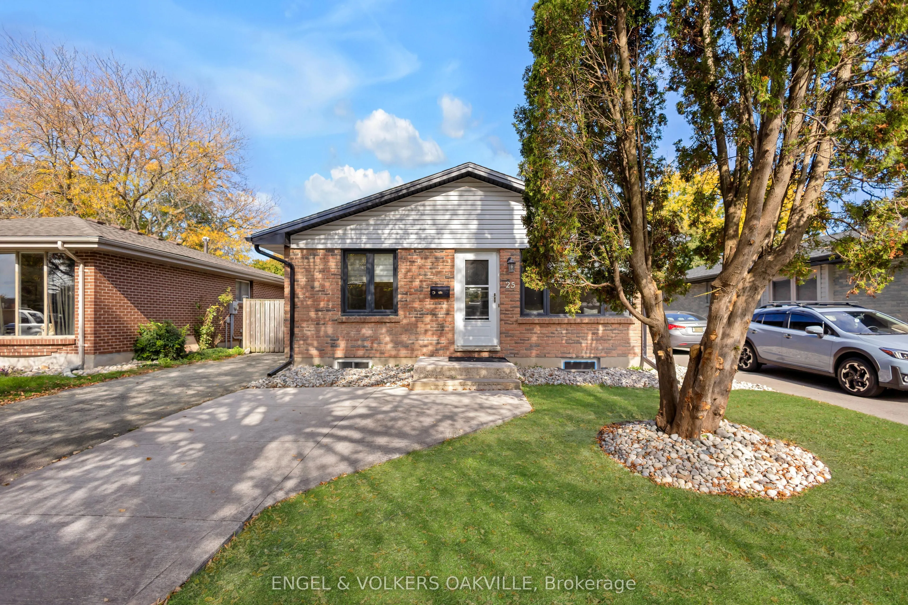 25 Hines Crescent