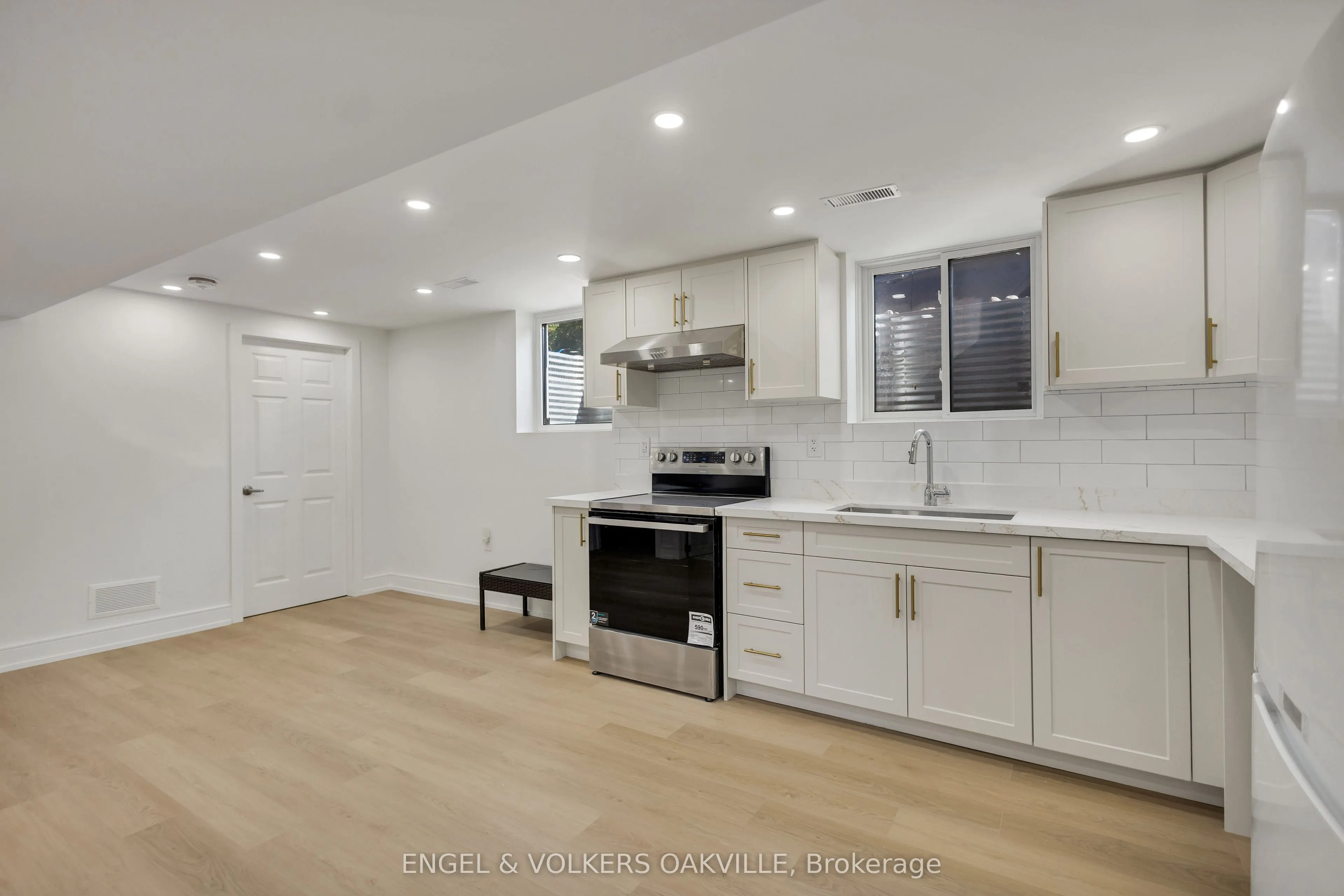 25 Hines Crescent