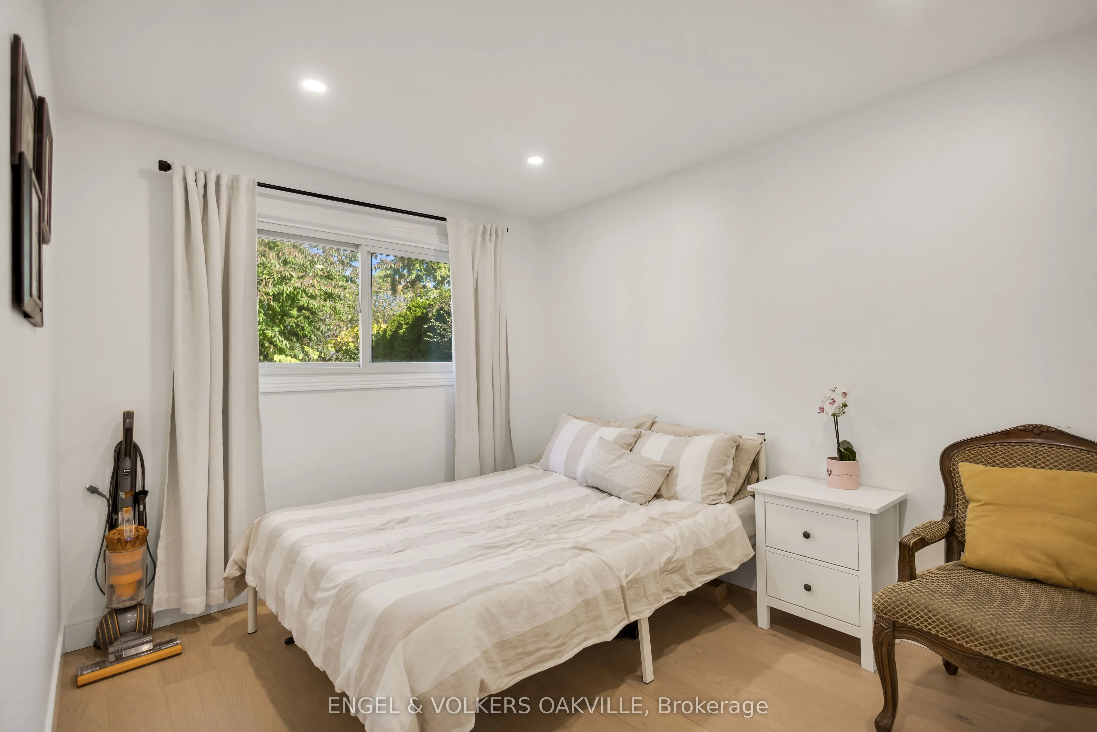 25 Hines Crescent