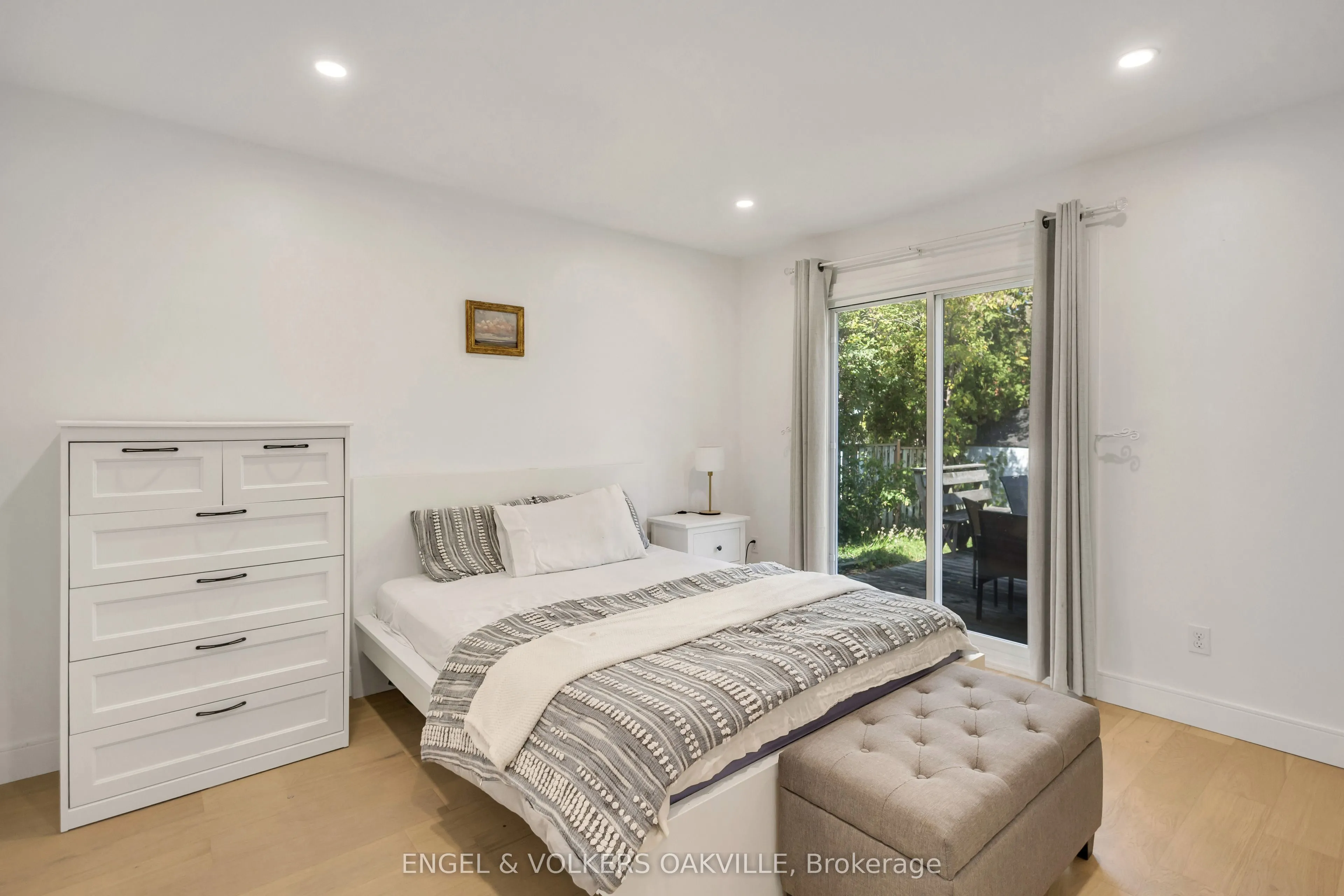 25 Hines Crescent