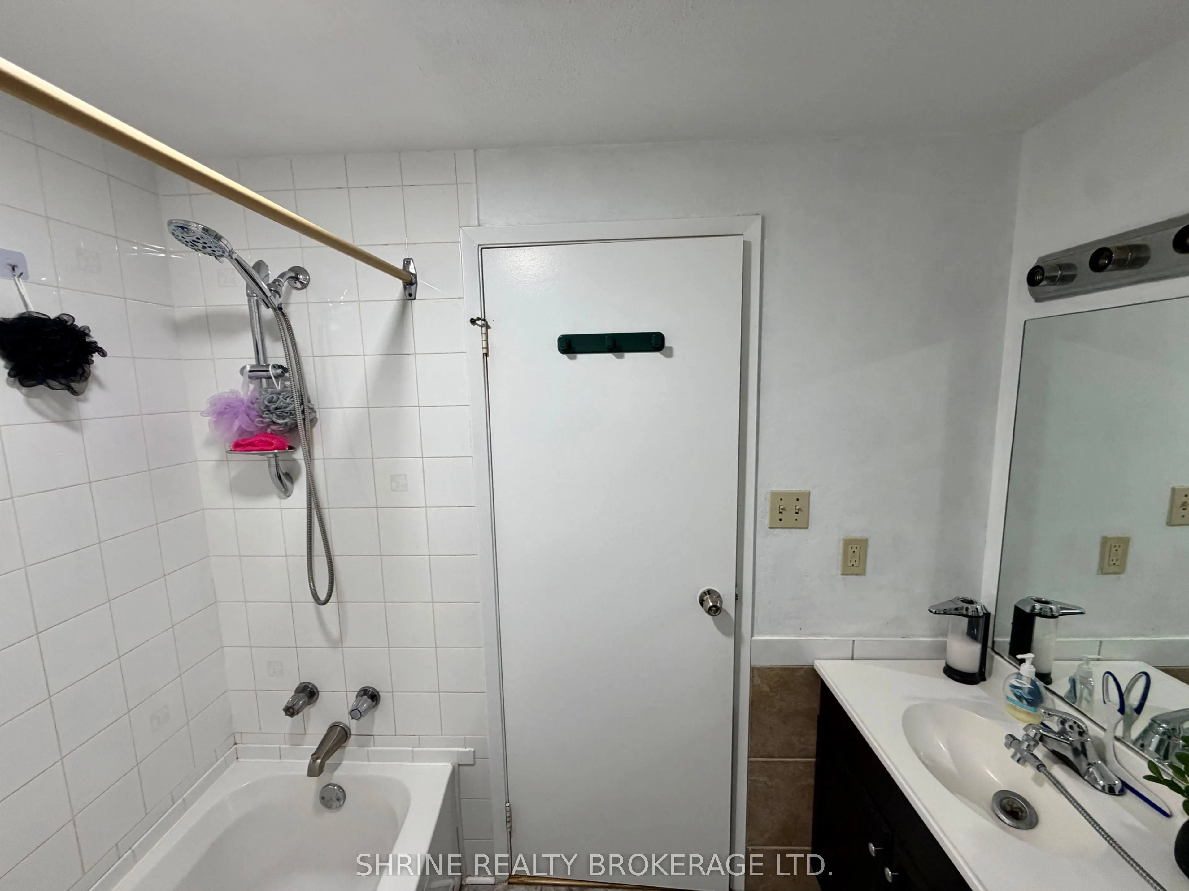 536 Third Street #27