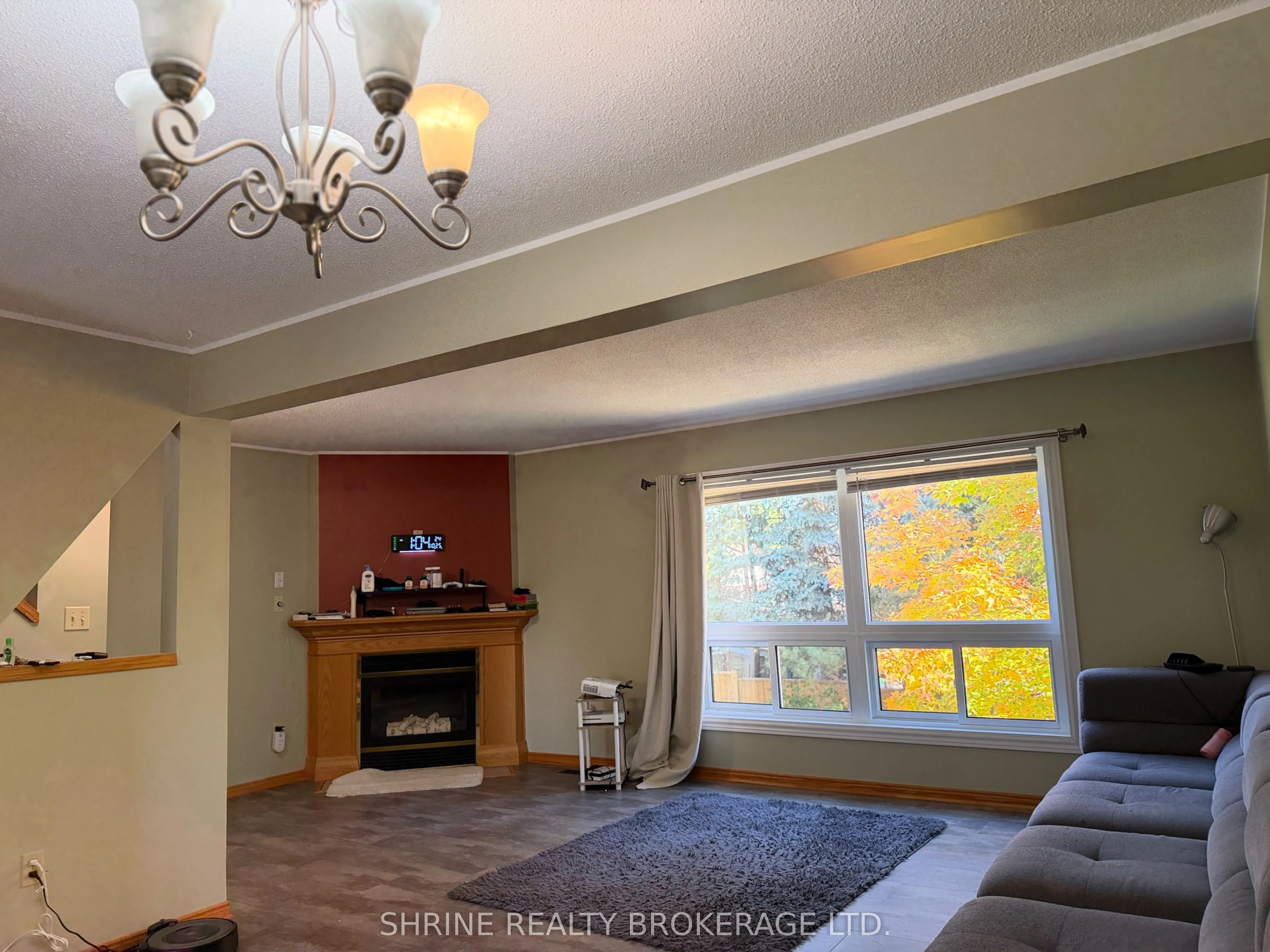 536 Third Street #27
