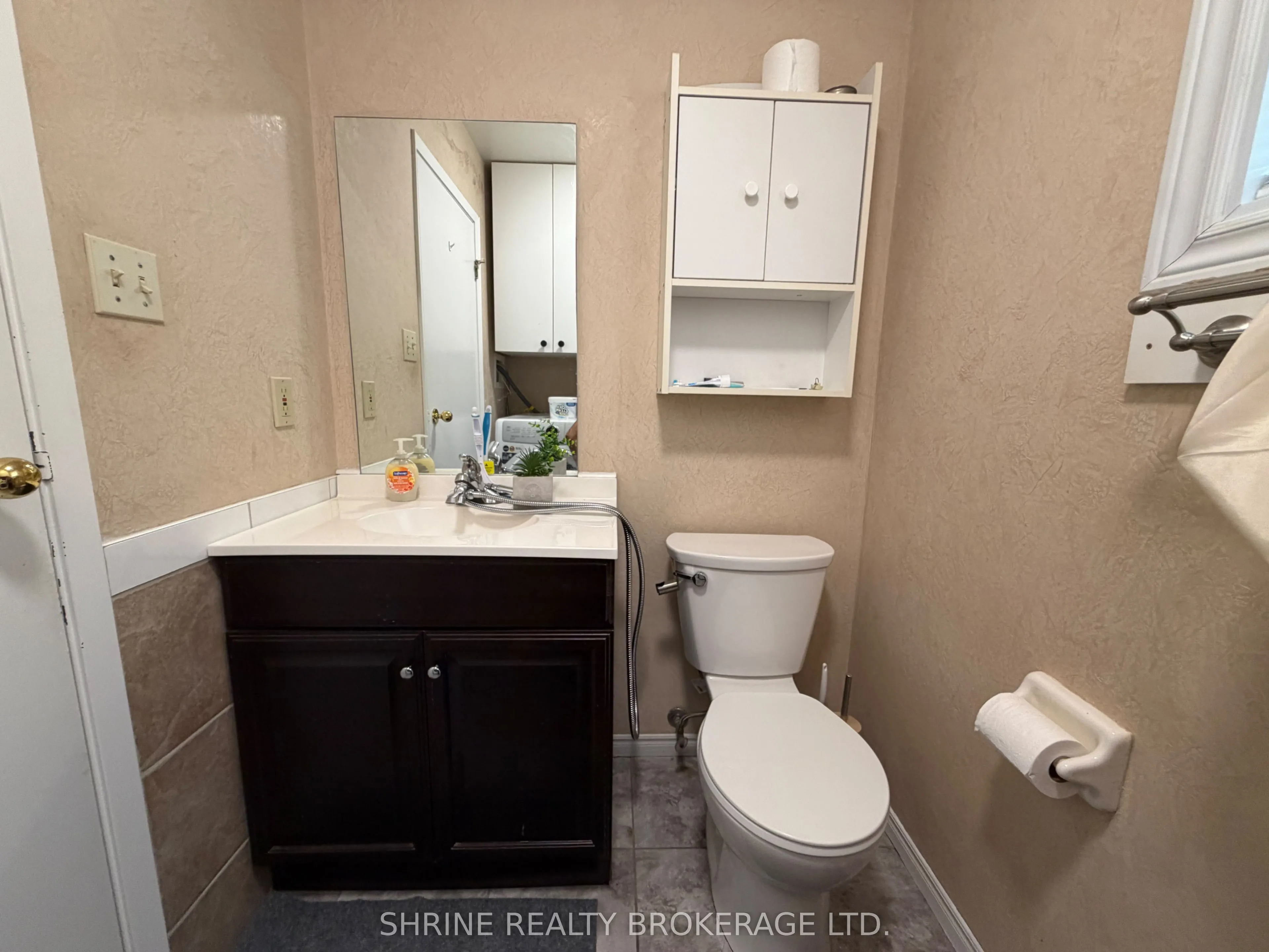 536 Third Street #27