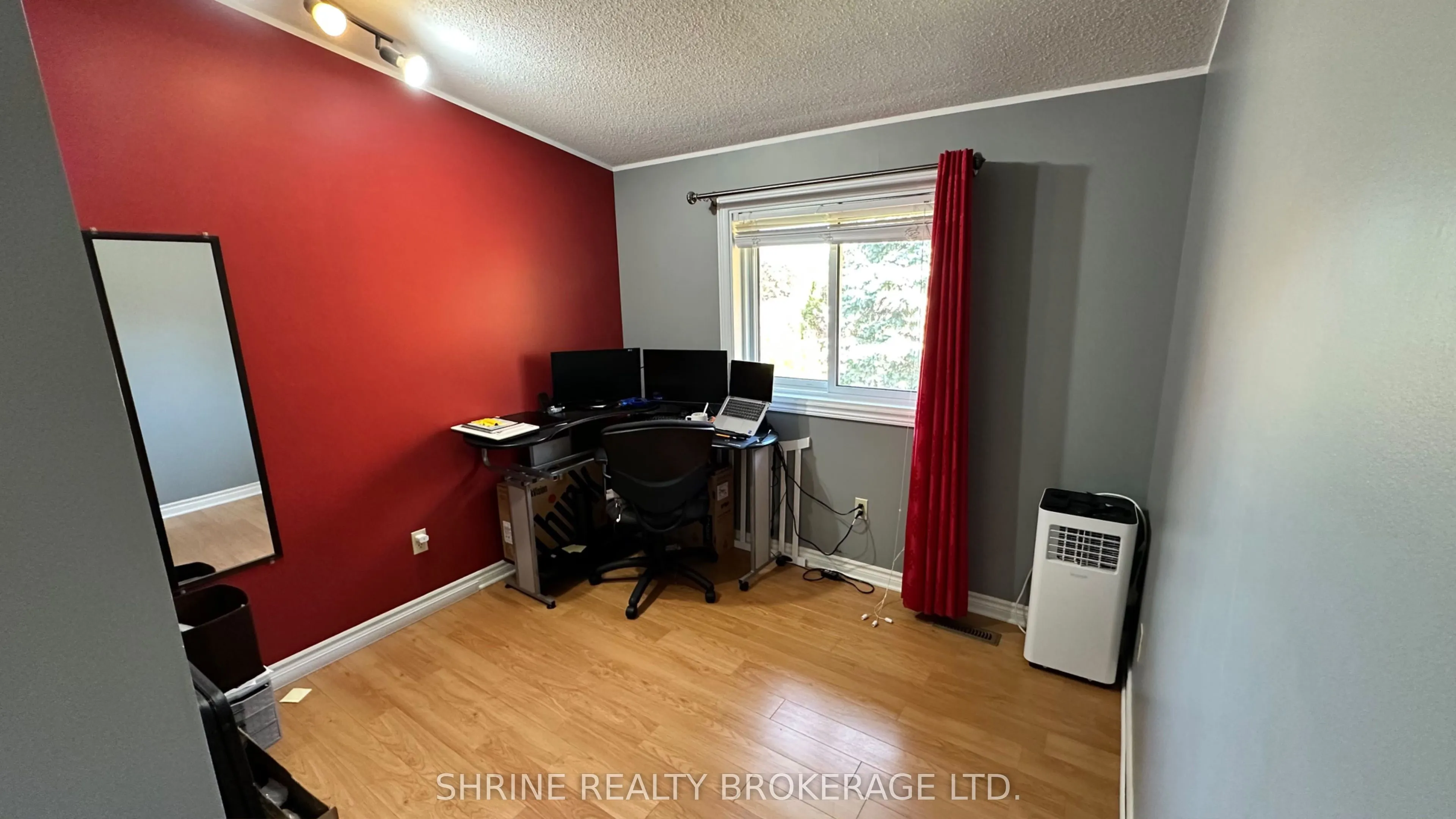 536 Third Street #27