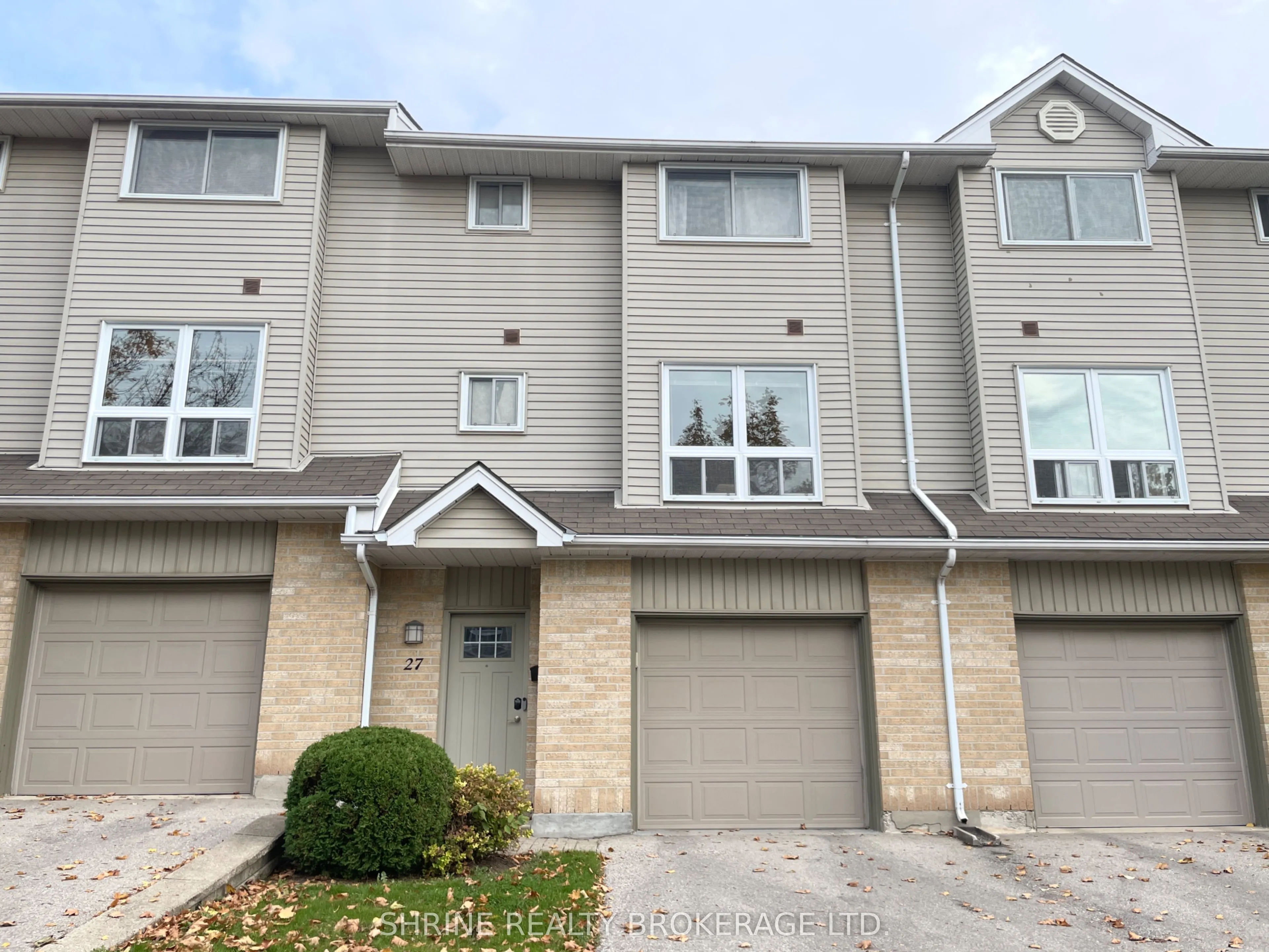 536 Third Street #27