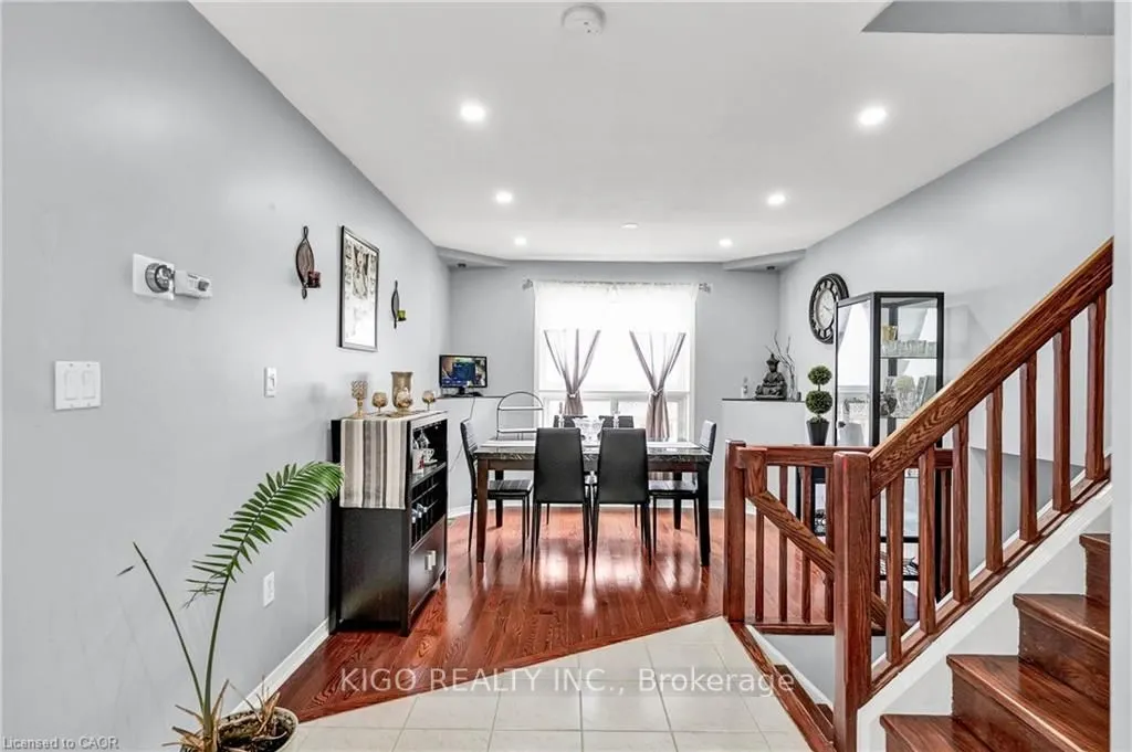 52 Dawn Crescent