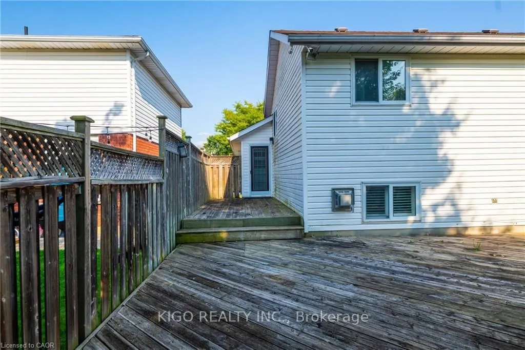 52 Dawn Crescent