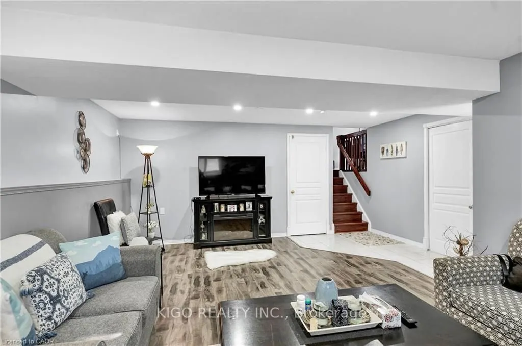 52 Dawn Crescent