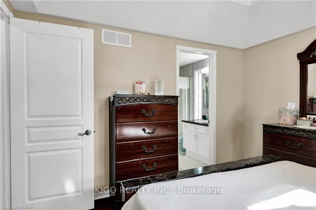 52 Dawn Crescent