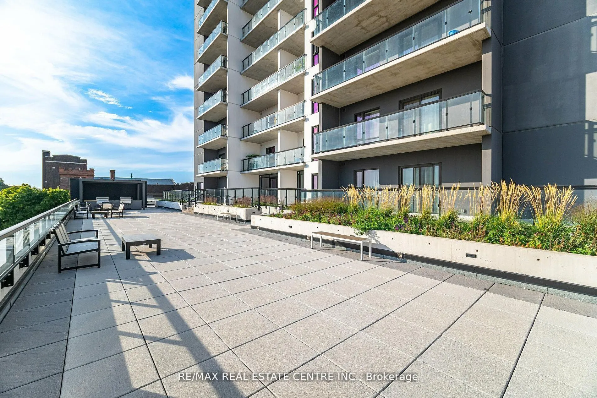 15 Queen Street S #1007