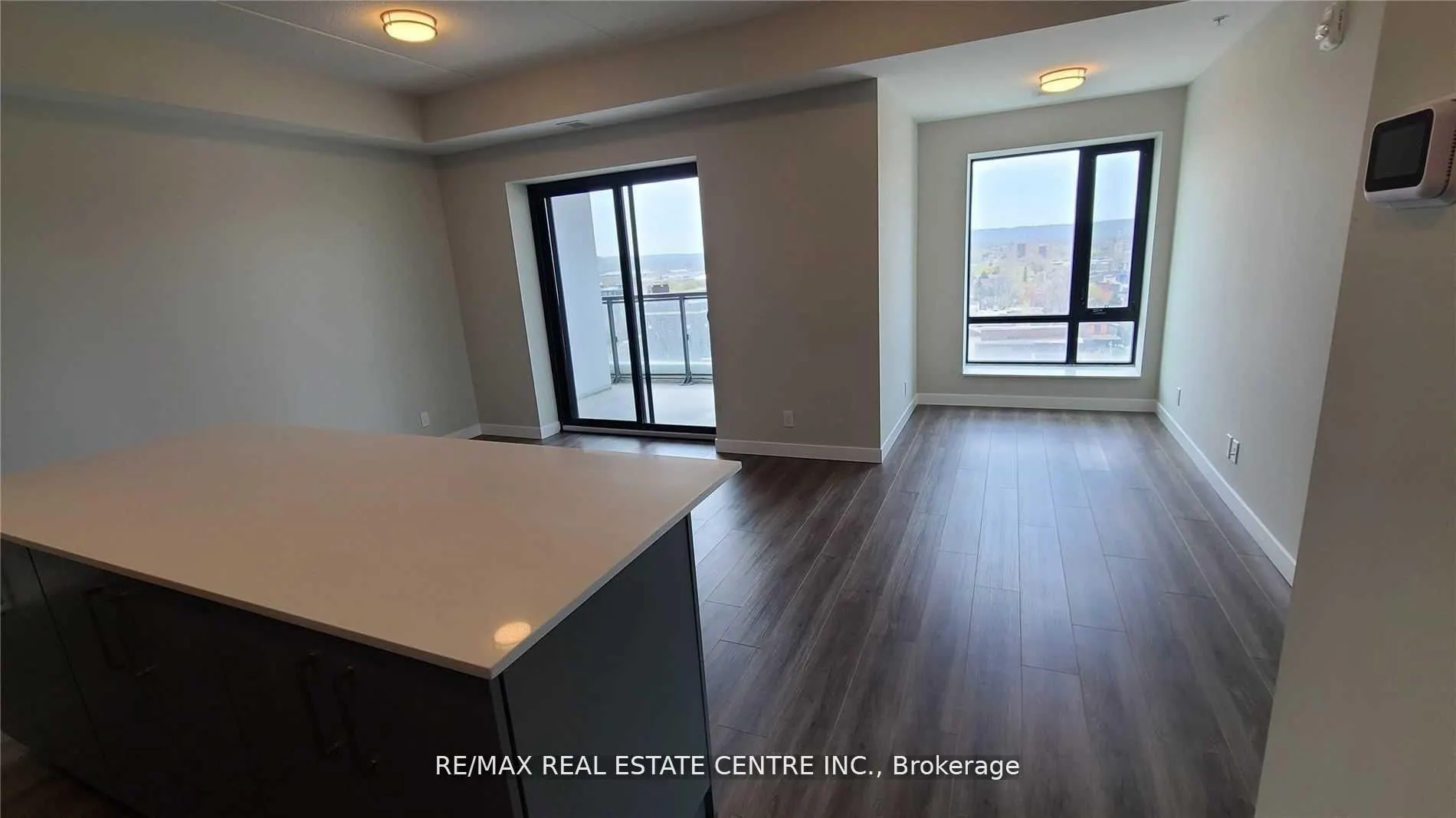 15 Queen Street S #1007