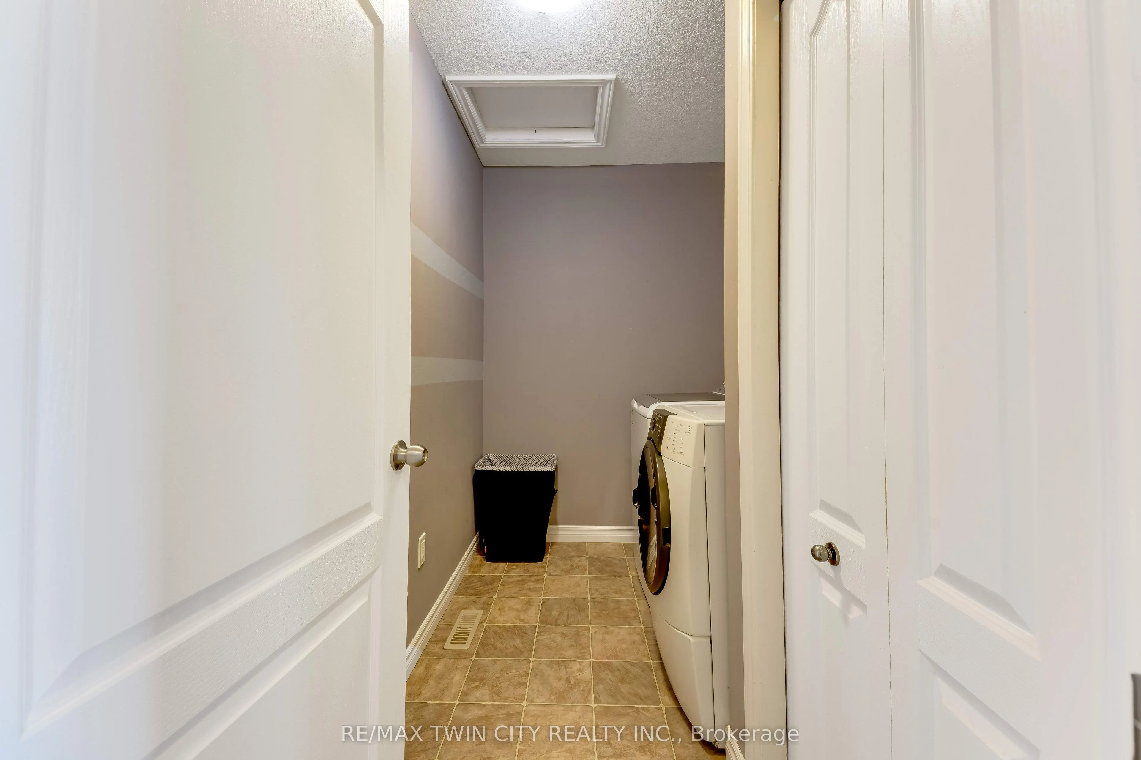 639 CRAWFORD Crescent