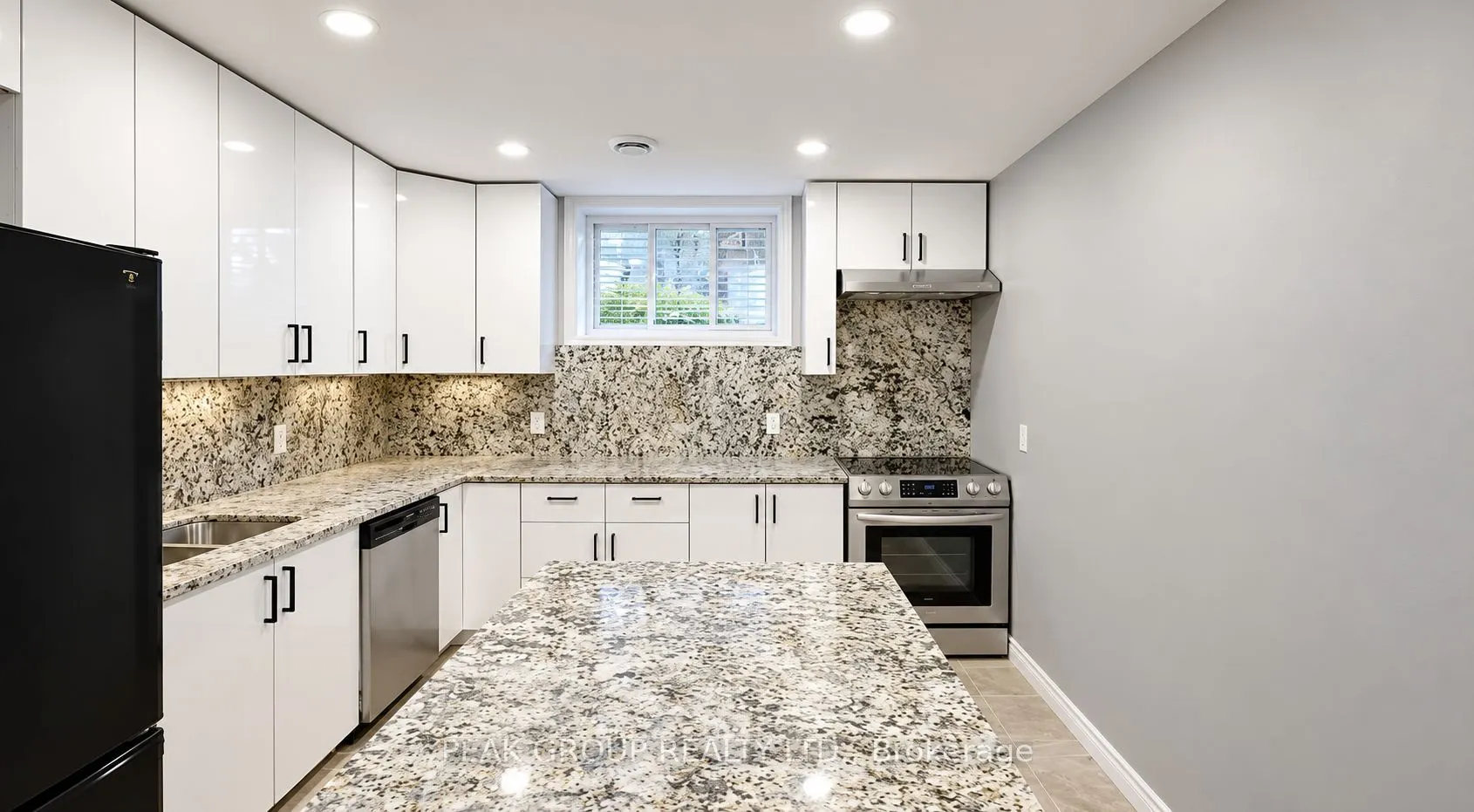 4567 Ryerson Crescent #LOWER