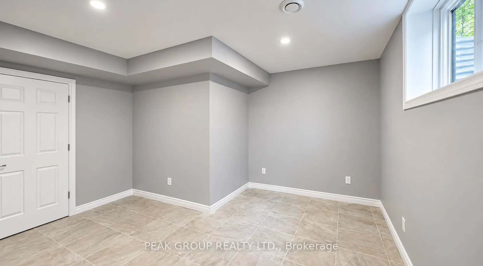 4567 Ryerson Crescent #LOWER