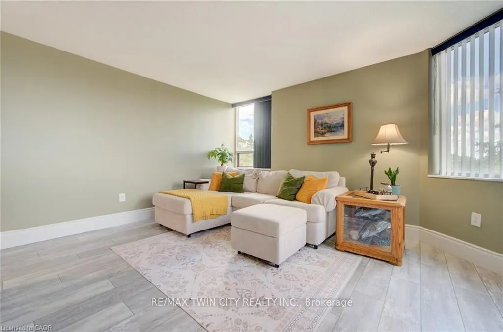 3227 KING Street E #409